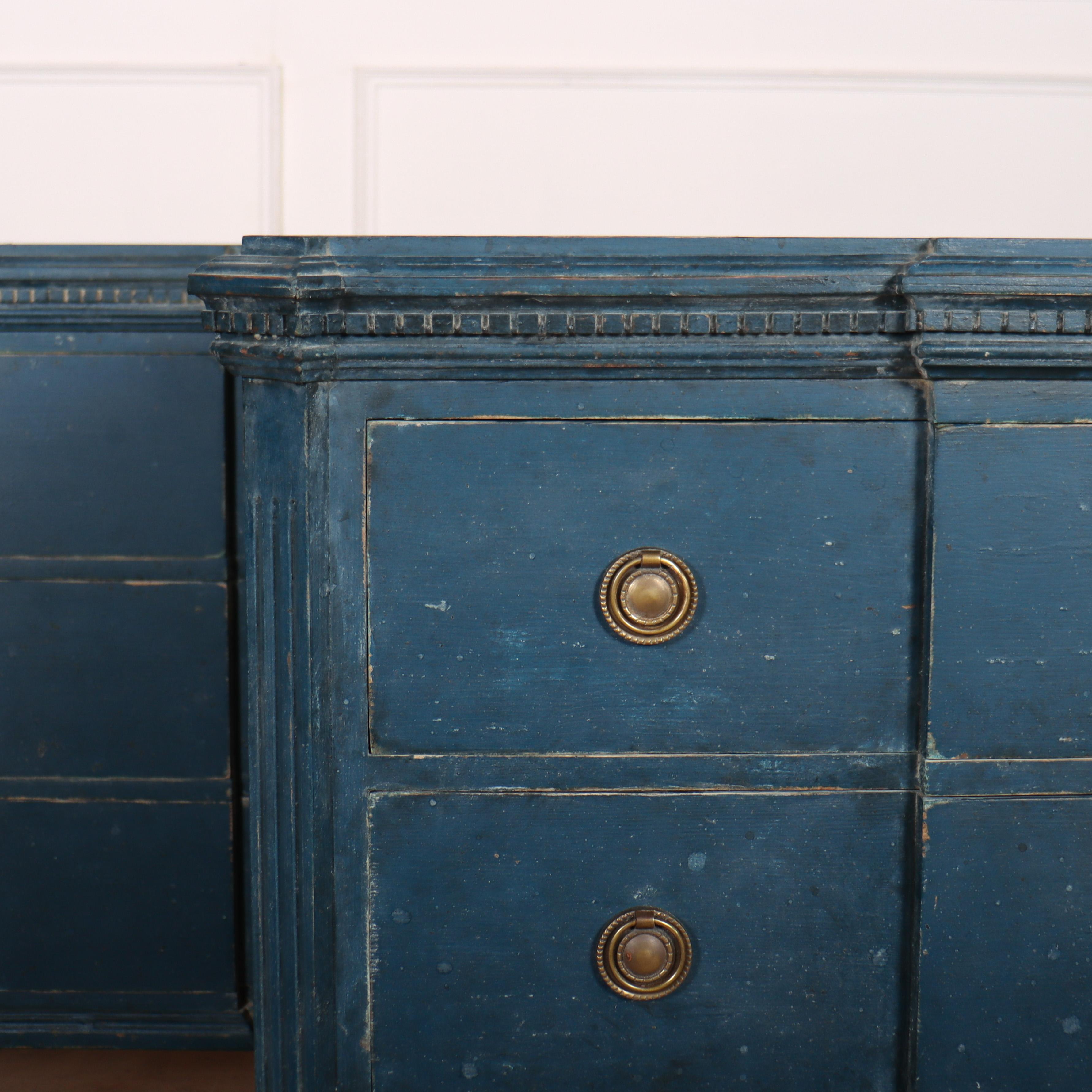 Pair of custom made Swedish style breakfront commodes. These can be painted in your choice of colour.

Code: 8506

Dimensions:
W: 37