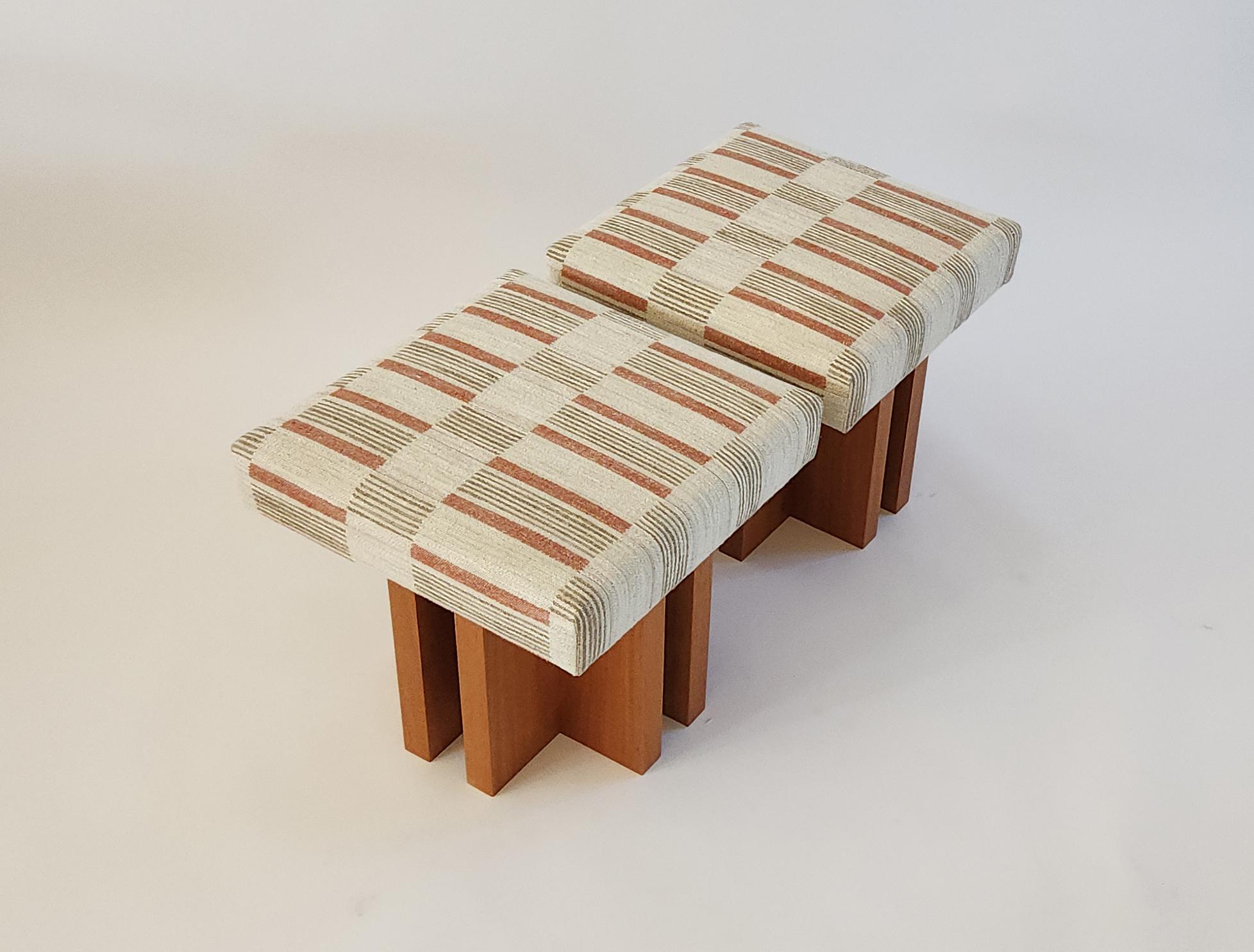 Américain Paire de poufs Gueridon faits sur mesure, CUSTOM MADE, Made in USA. en vente