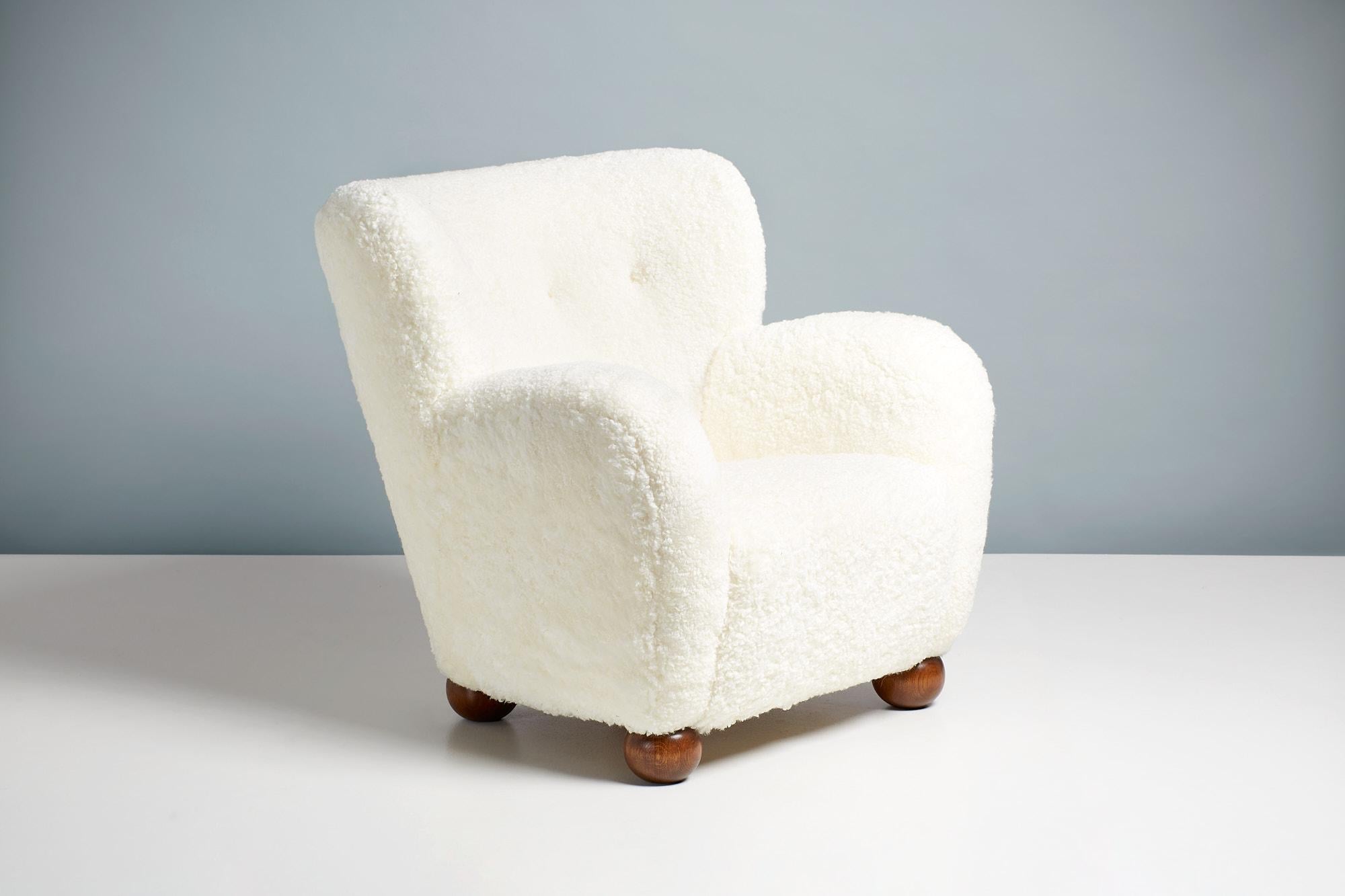 Contemporary Pair of Custom Made Karu Sheepskin Armchairs For Sale
