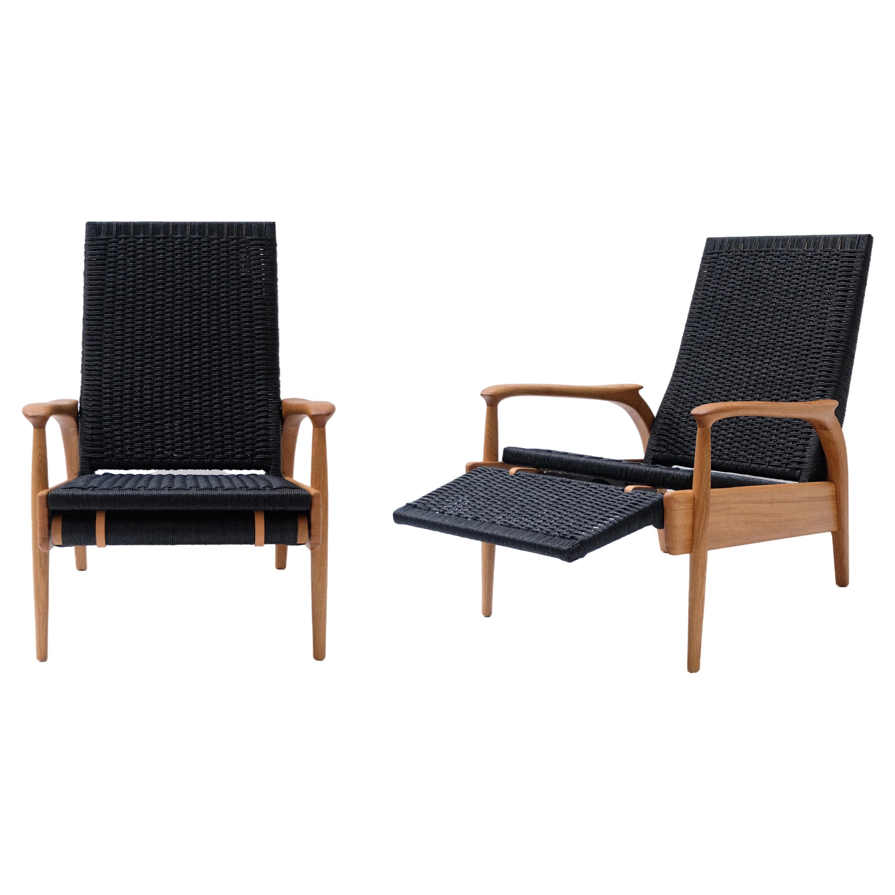 Paire de chaises longues inclinables faites sur mesure en Oak Oak huilé et cordon danois noir en vente
