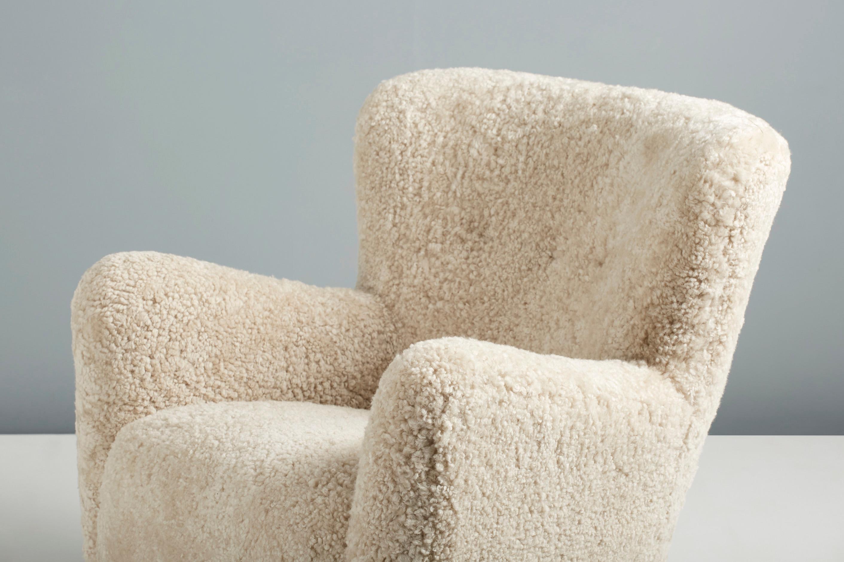 Pair of Custom Made Ryo Low Sheepskin Lounge Chairs For Sale 1