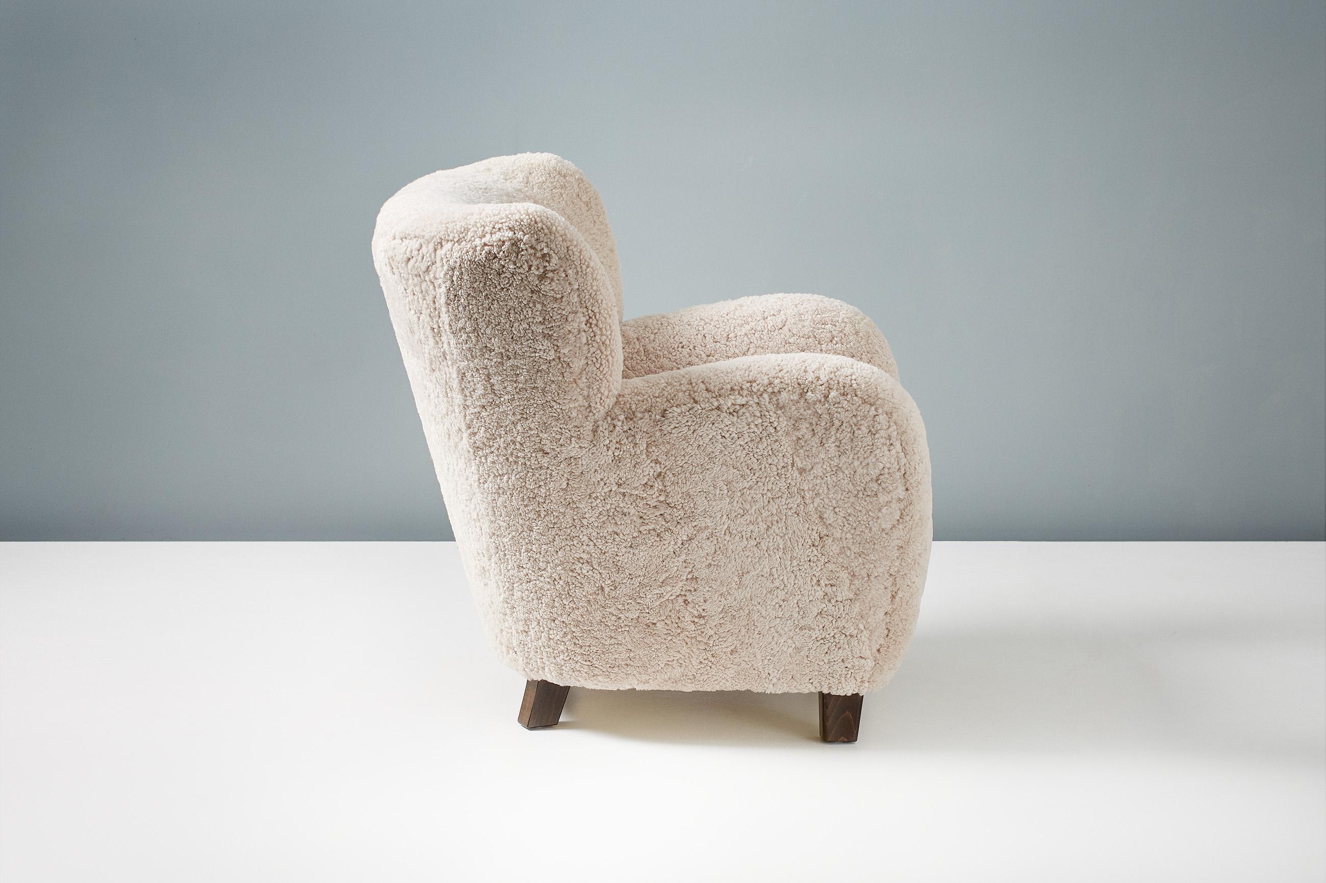 Pair of Custom Made Sheepskin Armchairs and Round Ottoman In Excellent Condition In London, GB