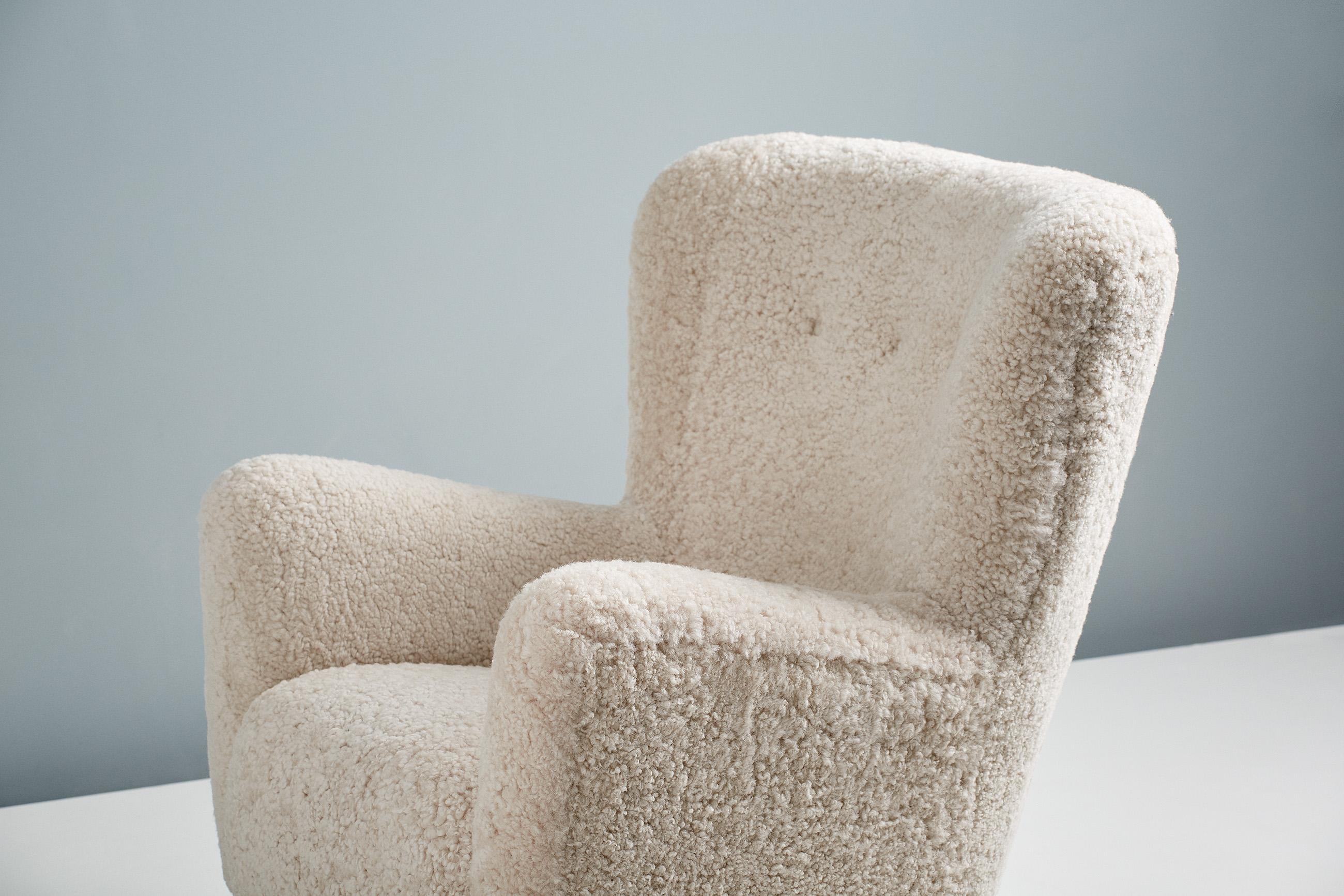Pair of Custom Made Sheepskin Lounge Chairs For Sale 6