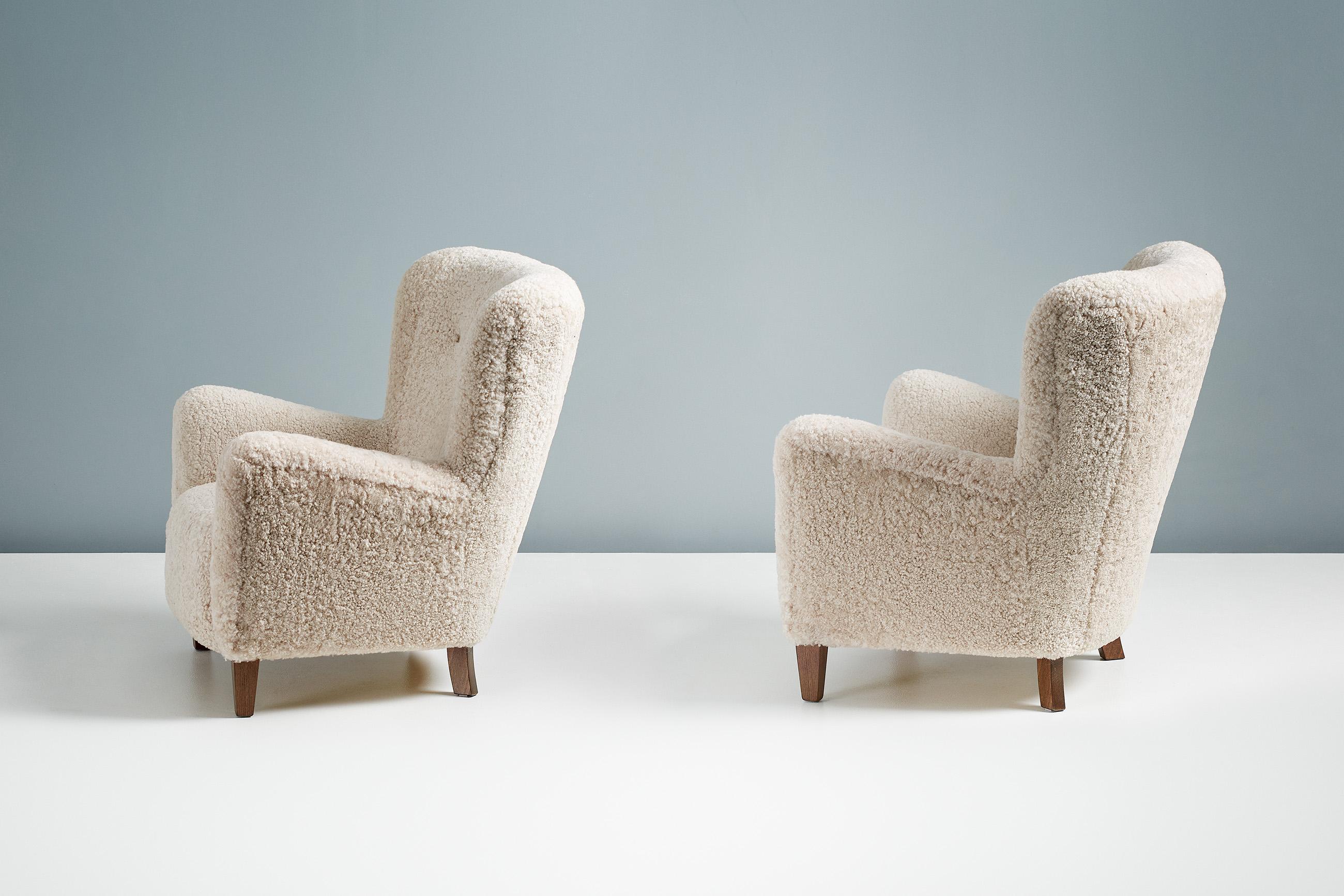 Contemporary Pair of Custom Made Sheepskin Lounge Chairs For Sale