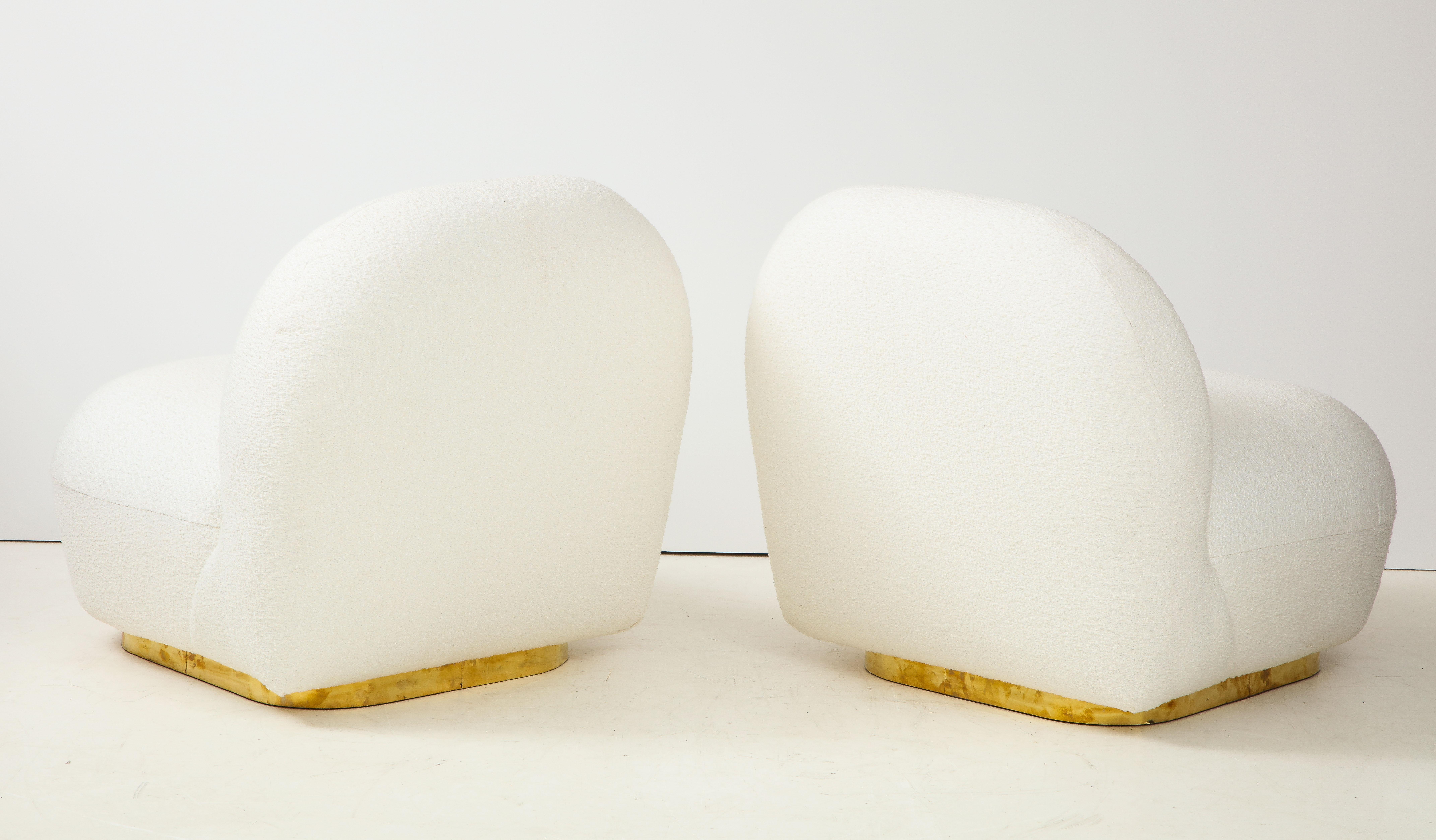 Pair of Custom Made Slipper Lounge Chairs in Ivory Boucle and Brass Base, Italy 5