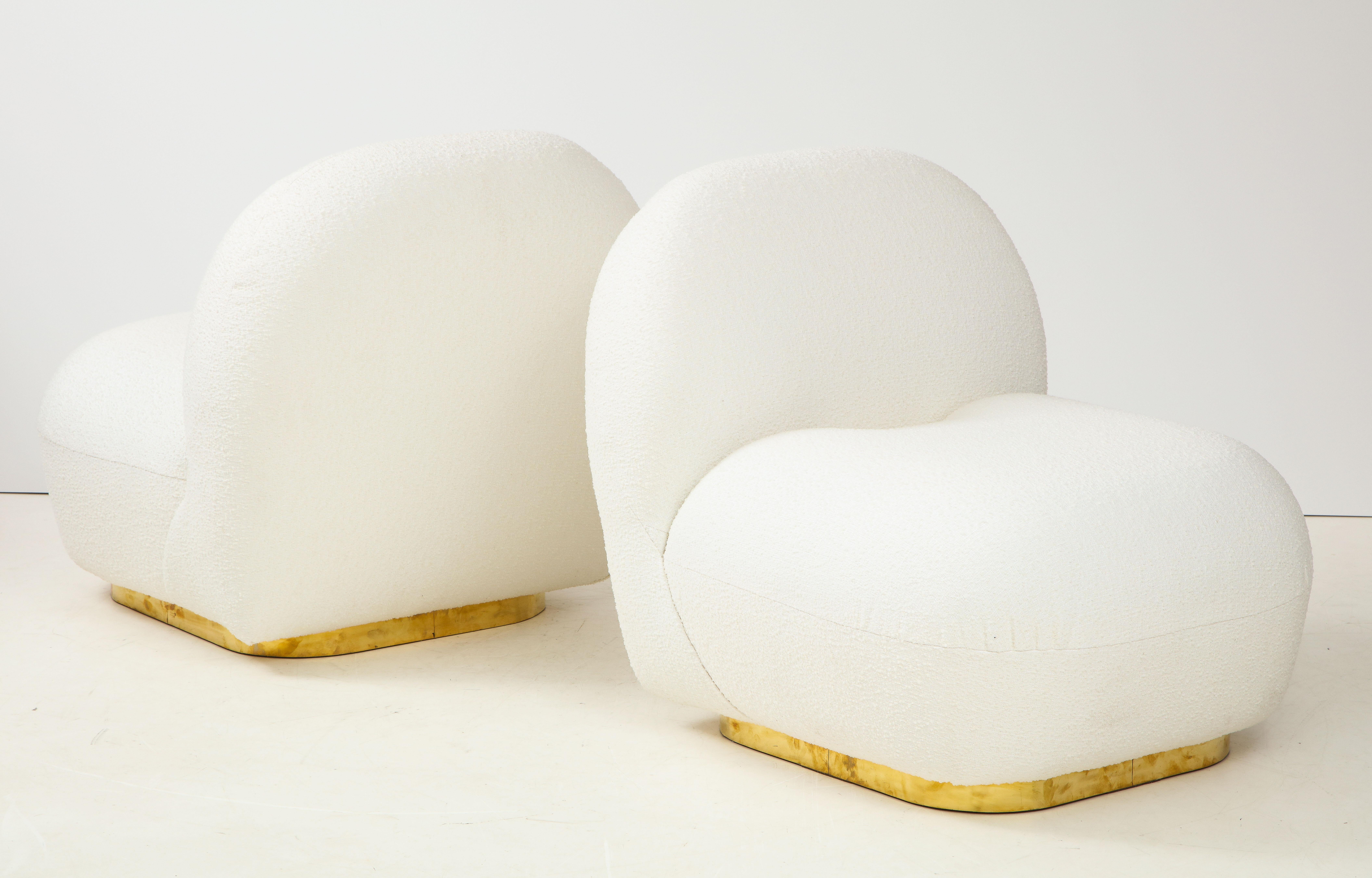 Pair of Custom Made Slipper Lounge Chairs in Ivory Boucle and Brass Base, Italy 7
