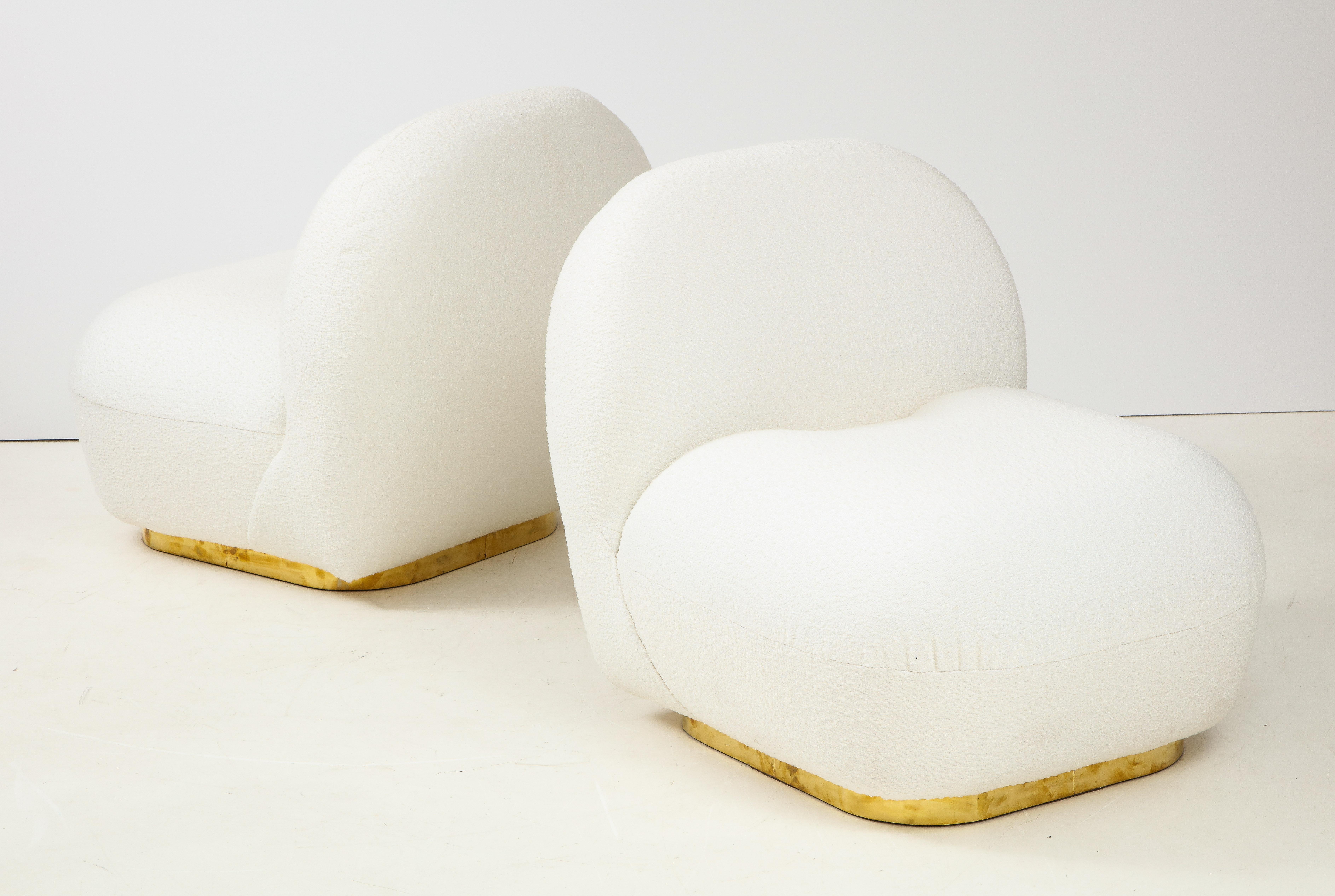 Pair of Custom Made Slipper Lounge Chairs in Ivory Boucle and Brass Base, Italy 1