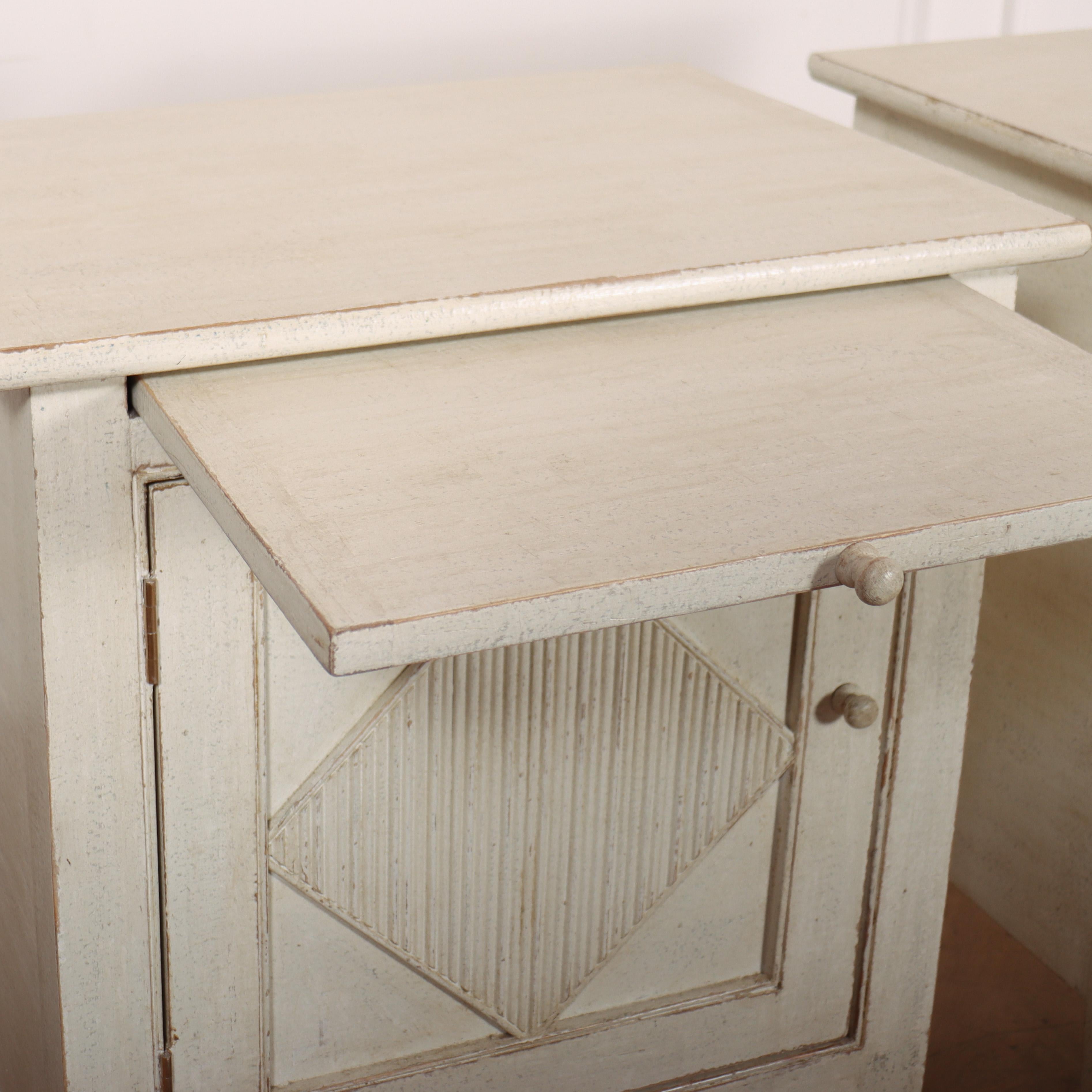 Pair of Custom Made Swedish Style Bedside Cabinets im Angebot 1