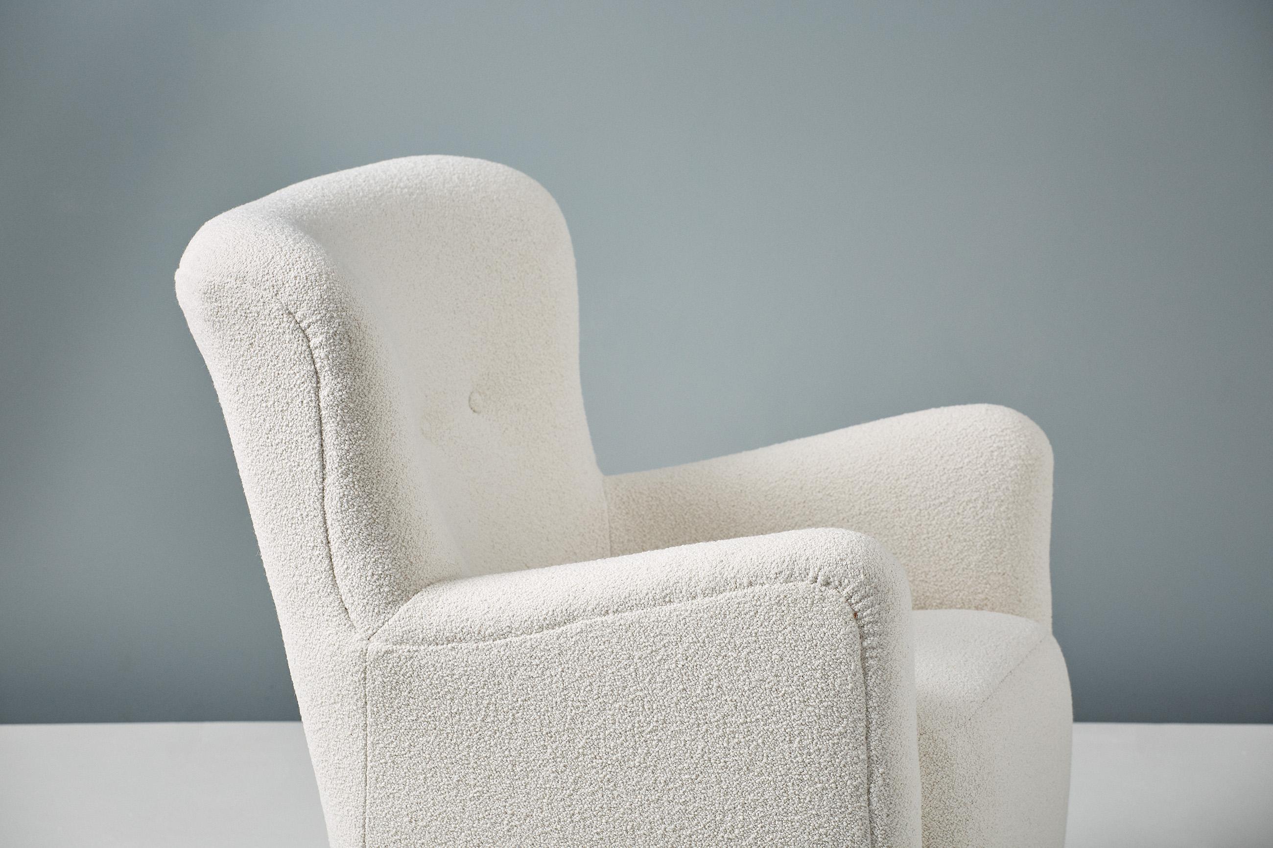 Pair of Custom Made White Boucle Lounge Chairs For Sale 5