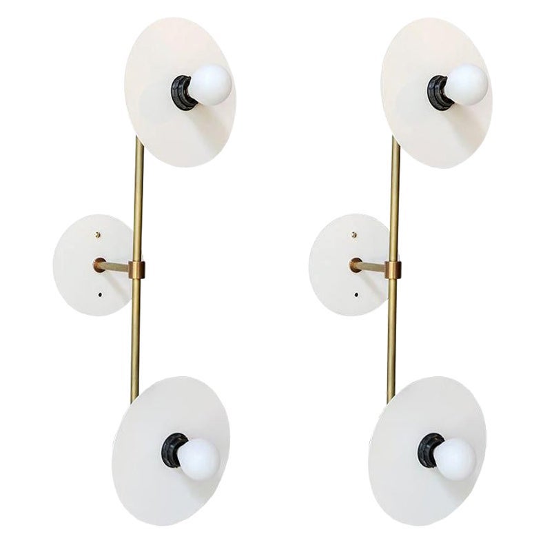 Coppia di lampade a doppia testa in metallo personalizzate in stile Midcentury di Adesso Imports