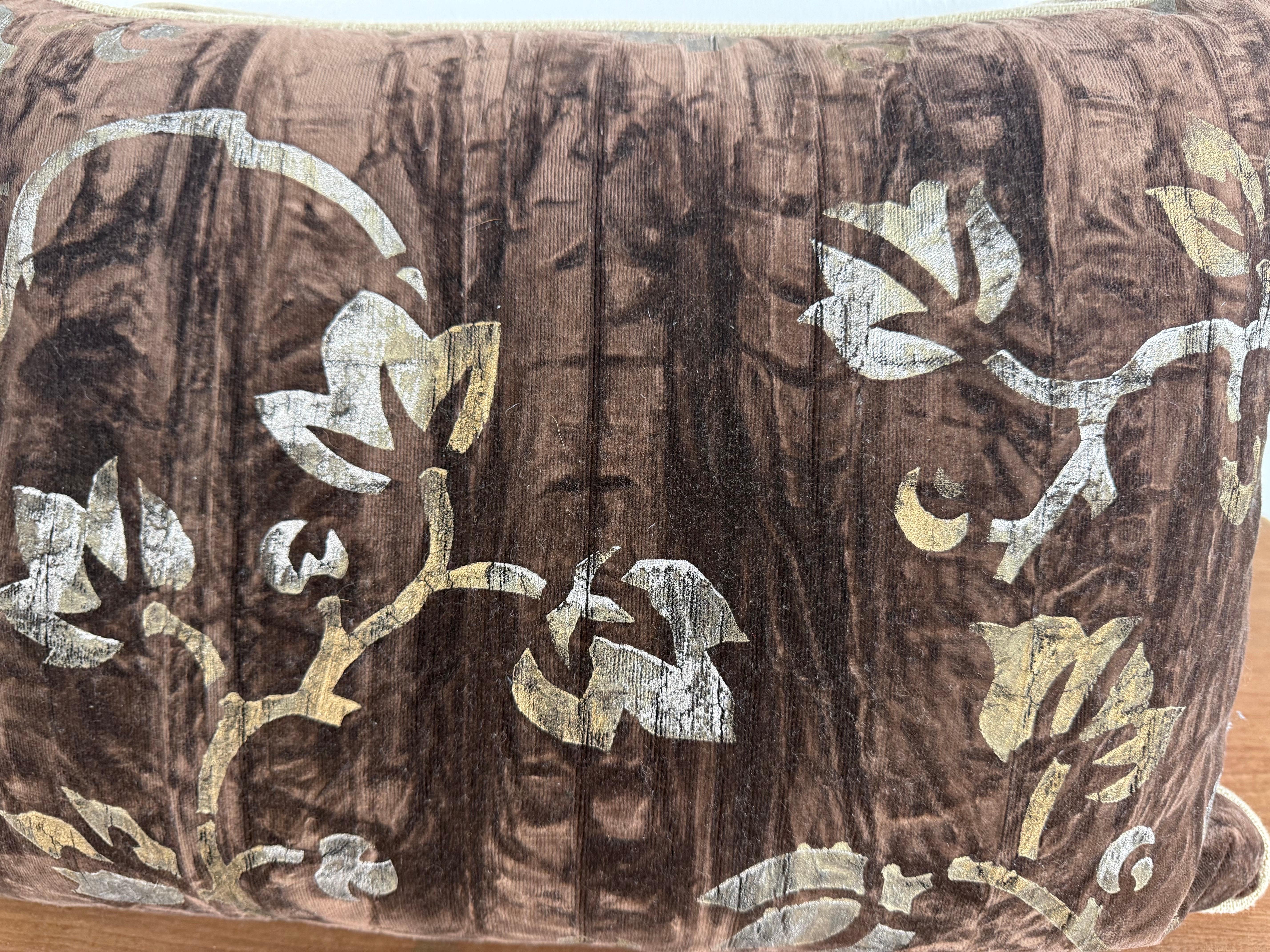 Barocco Coppia di cuscini personalizzati in velluto stencil Nomi in vendita