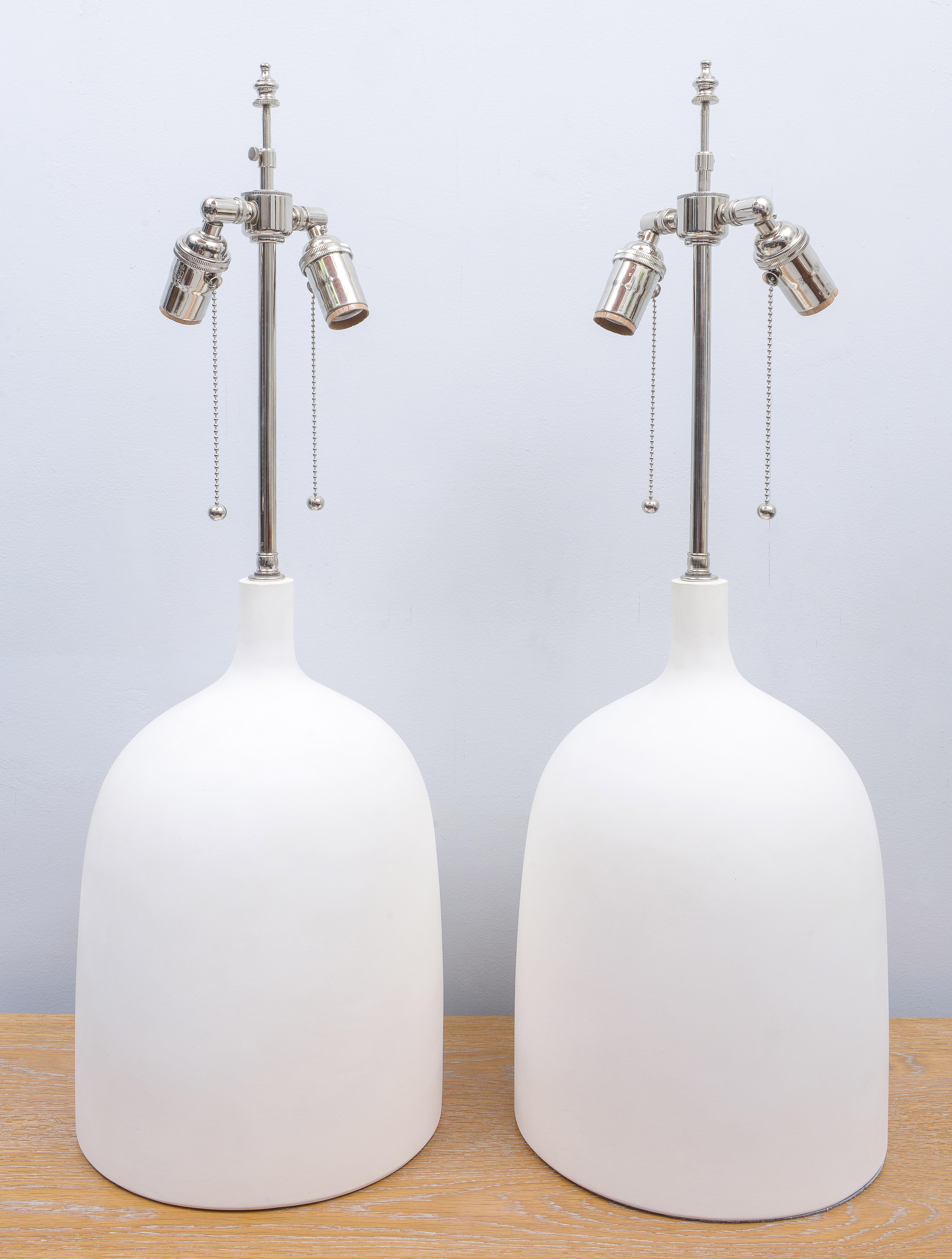 Pair of Custom Plaster Delphine Lamps In New Condition For Sale In New York, NY