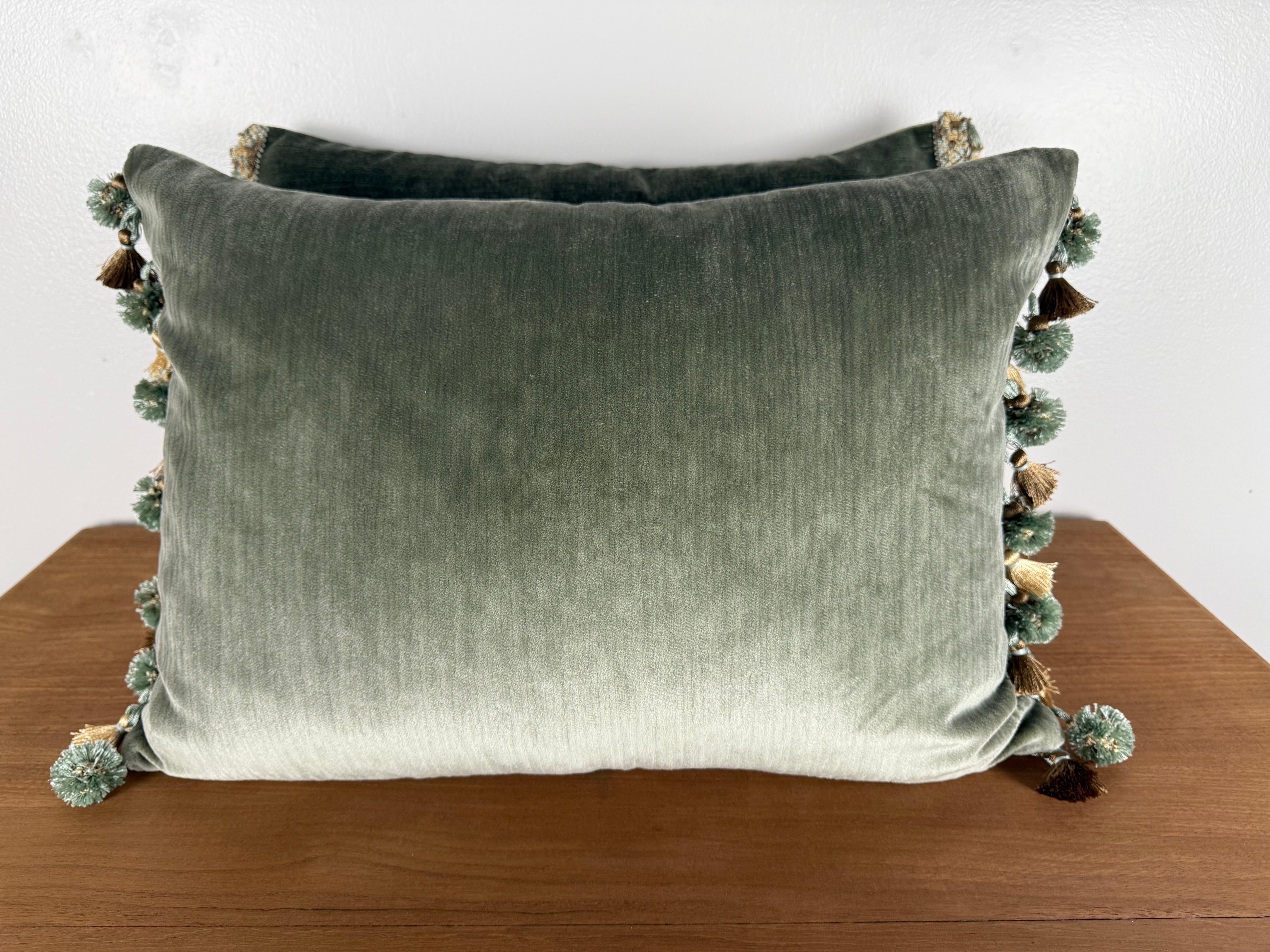 Coppia di cuscini in velluto personalizzati con applicazioni in filo d'oro francese del XIX secolo in vendita 3