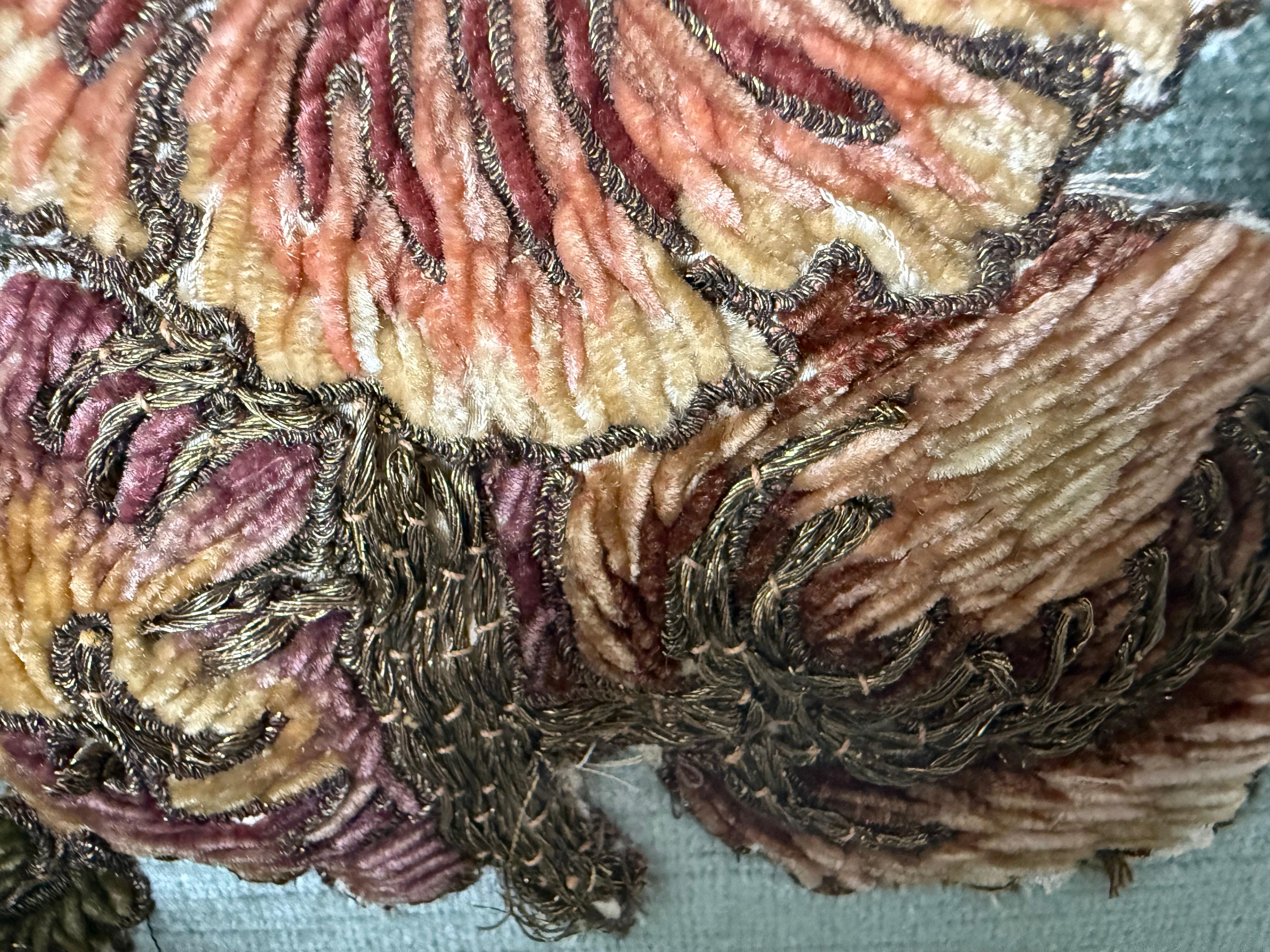 Coppia di cuscini in velluto personalizzati con applicazioni in filo d'oro francese del XIX secolo in vendita 2