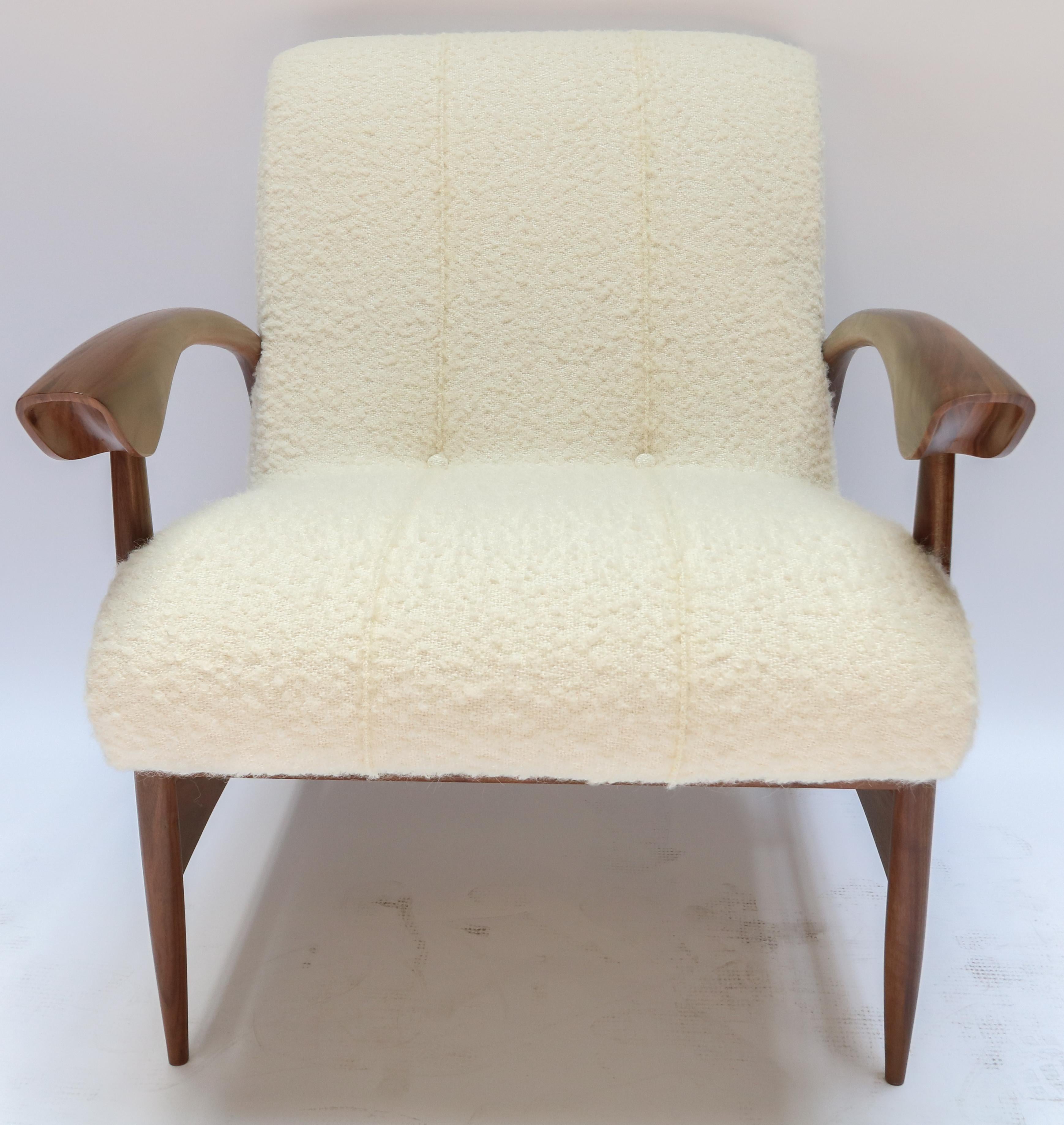 Mid-Century Modern Pair of Custom Walnut Armchairs in Ivory Boucle by Adesso Imports For Sale