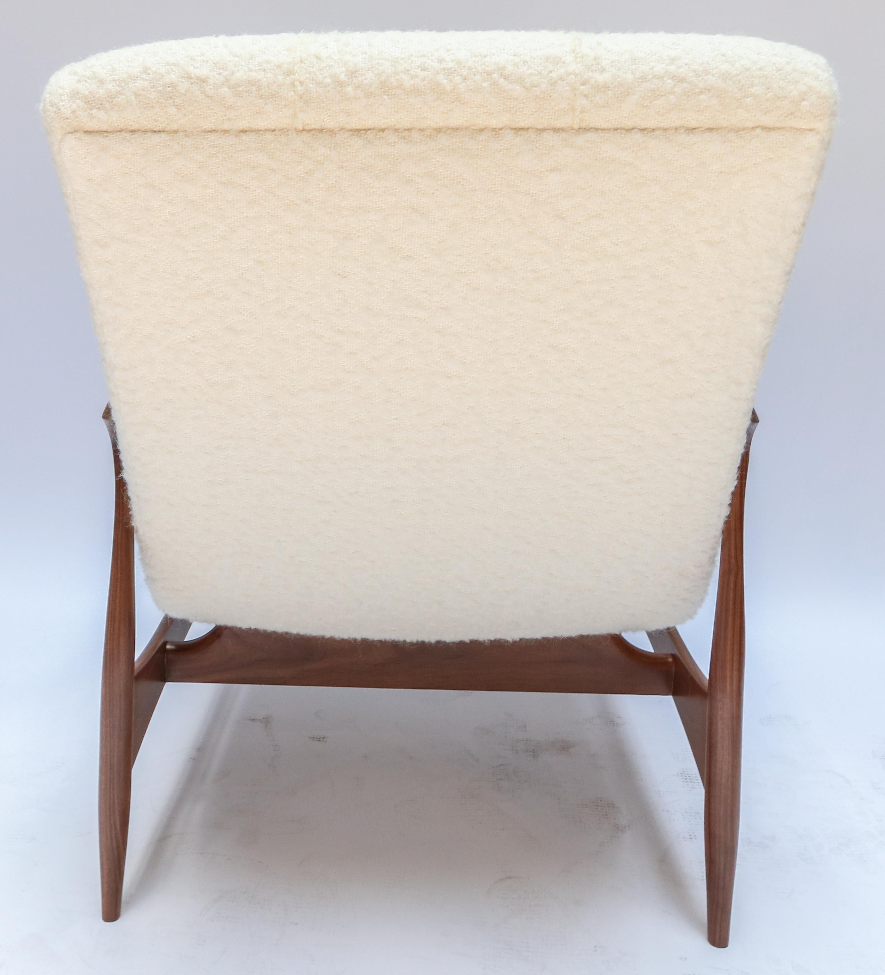 Pair of Custom Walnut Armchairs in Ivory Boucle by Adesso Imports In New Condition For Sale In Los Angeles, CA