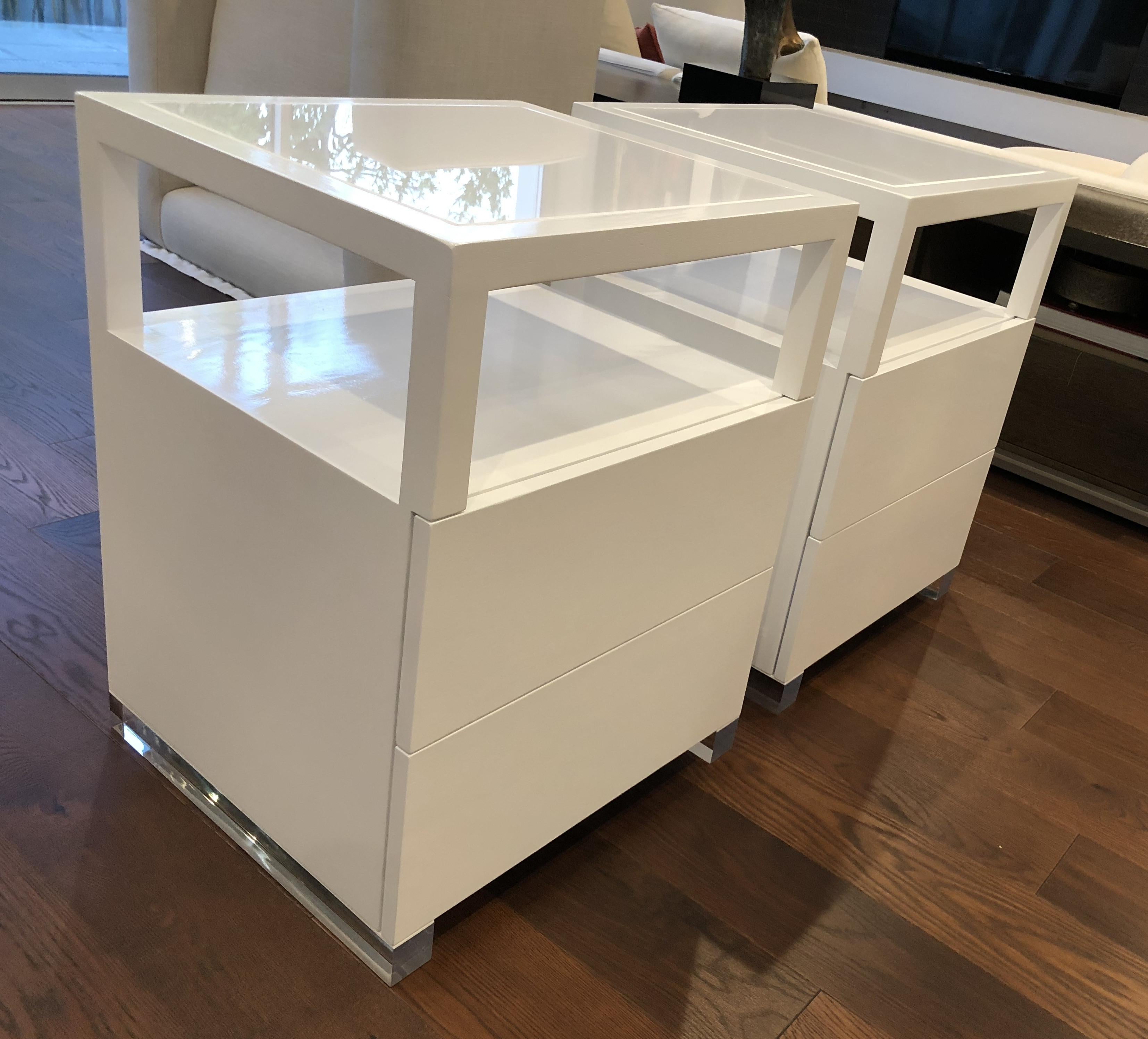 Pair of Custom White Lacquer and Lucite Nightstands by Cain Modern In Good Condition For Sale In Los Angeles, CA