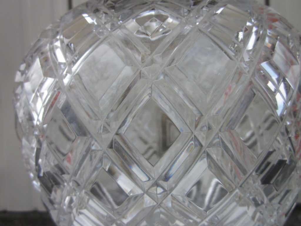 Paire de lampes en cristal taillé et laiton Bon état - En vente à New York, NY