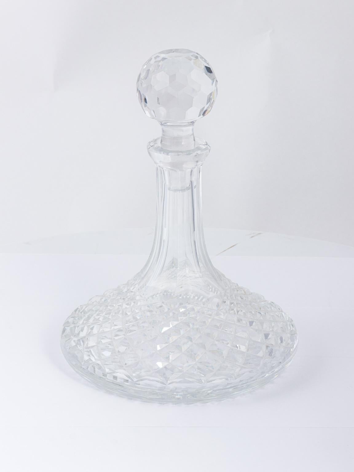 Pair of Cut Crystal Decanters In Good Condition In Stamford, CT