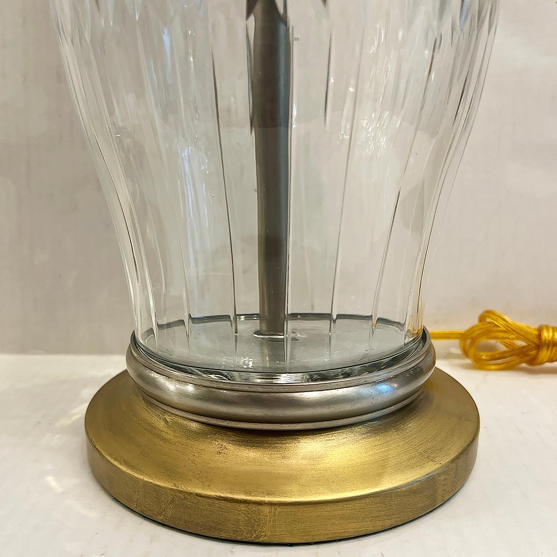 Français Paire de lampes en cristal taillé en vente
