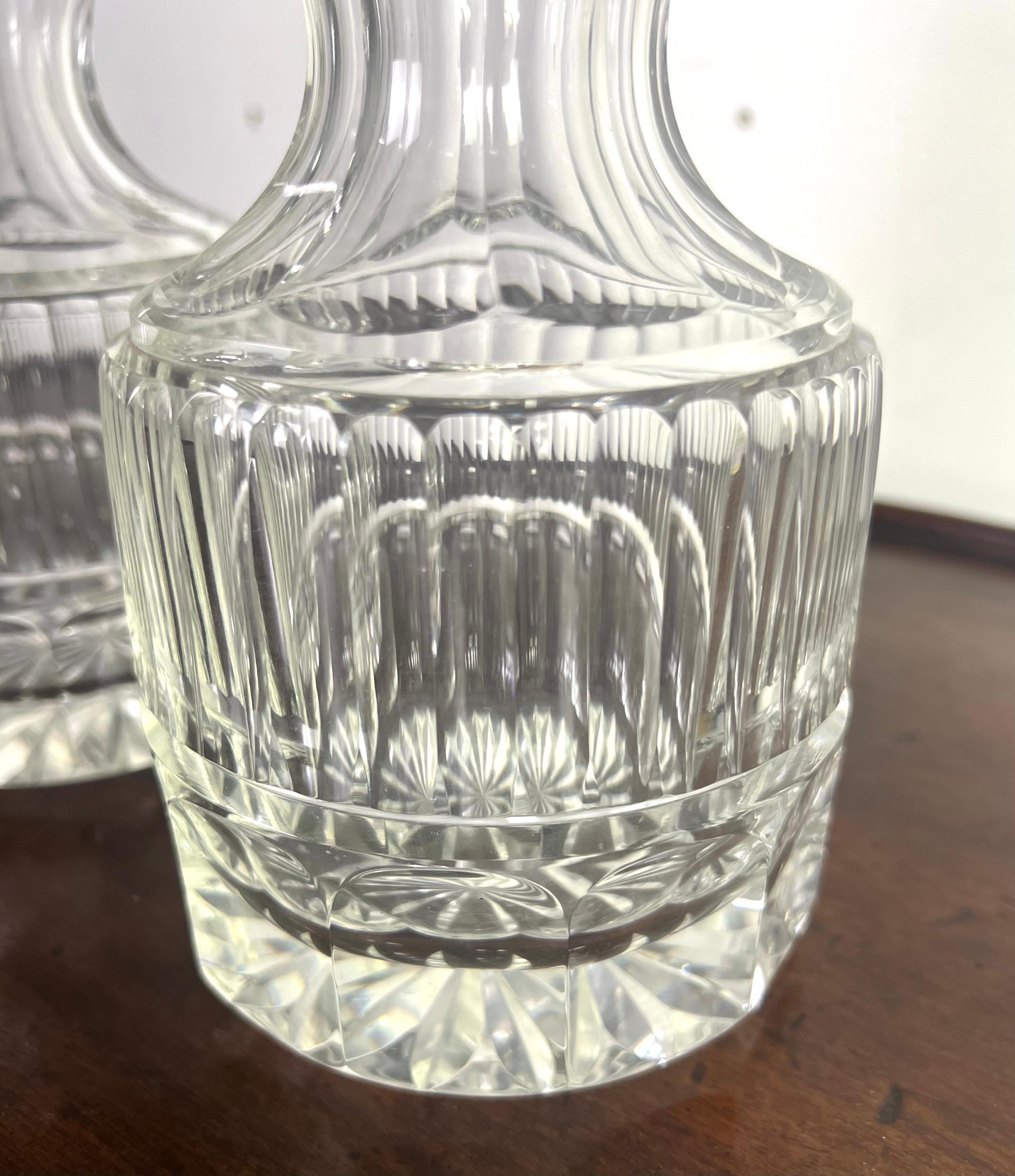Pareja de decantadores de cristal tallado y plata Años 30 en Bueno estado para la venta en Los Angeles, CA