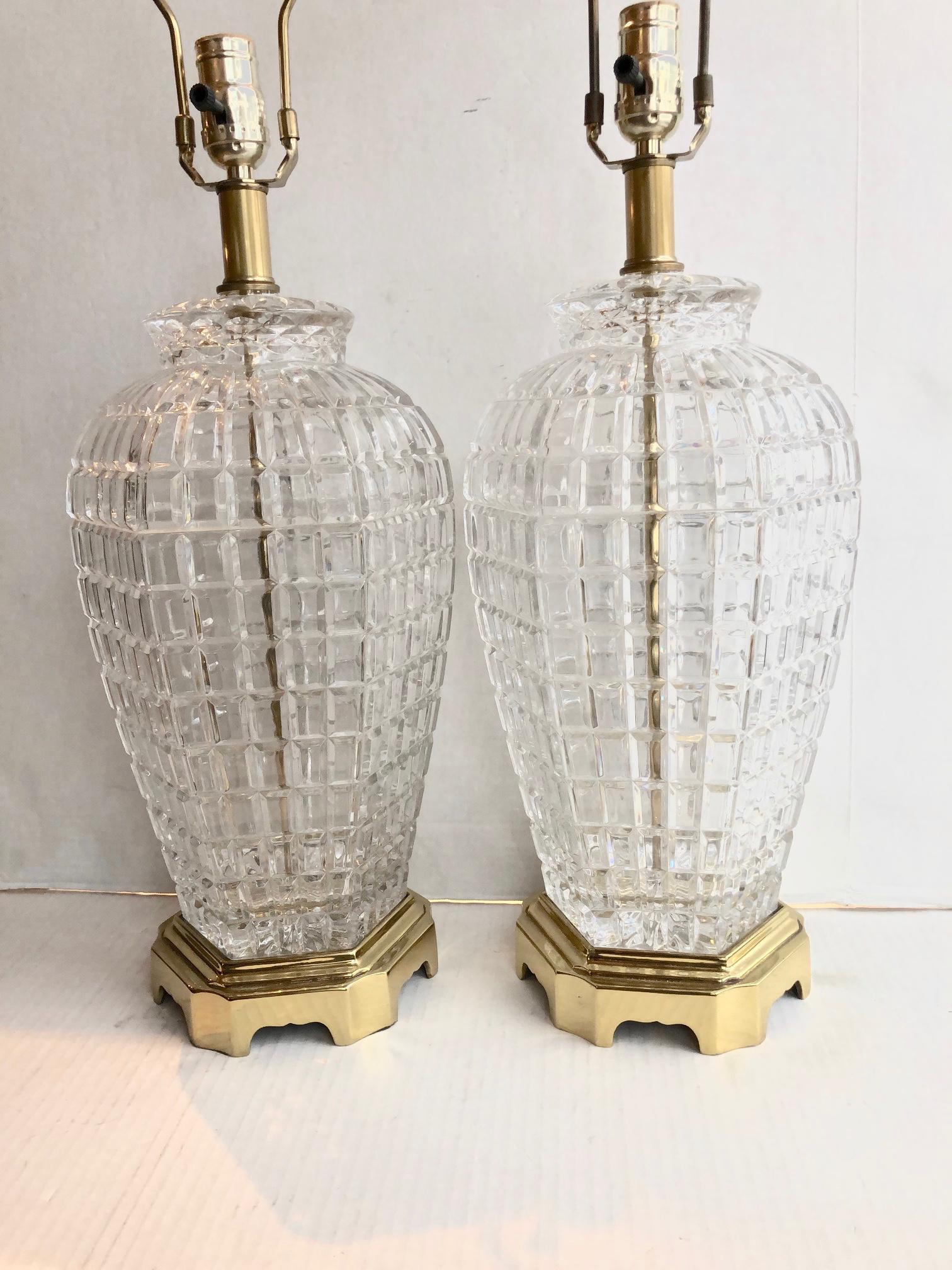 Paire de lampes de bureau en cristal taillé Bon état - En vente à New York, NY