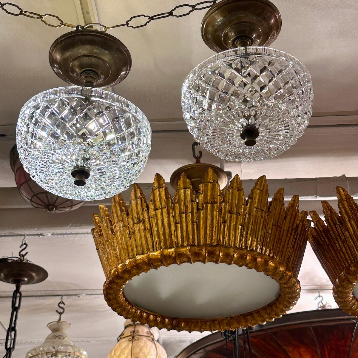 Coppia di lampade in vetro tagliato, vendute singolarmente in vendita 1