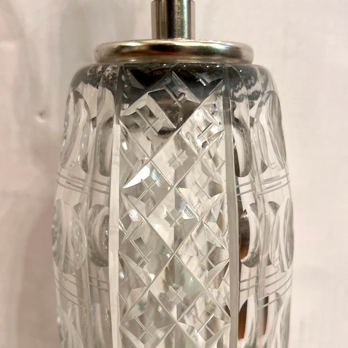 Pareja de lámparas de mesa de cristal tallado en Bueno estado para la venta en New York, NY