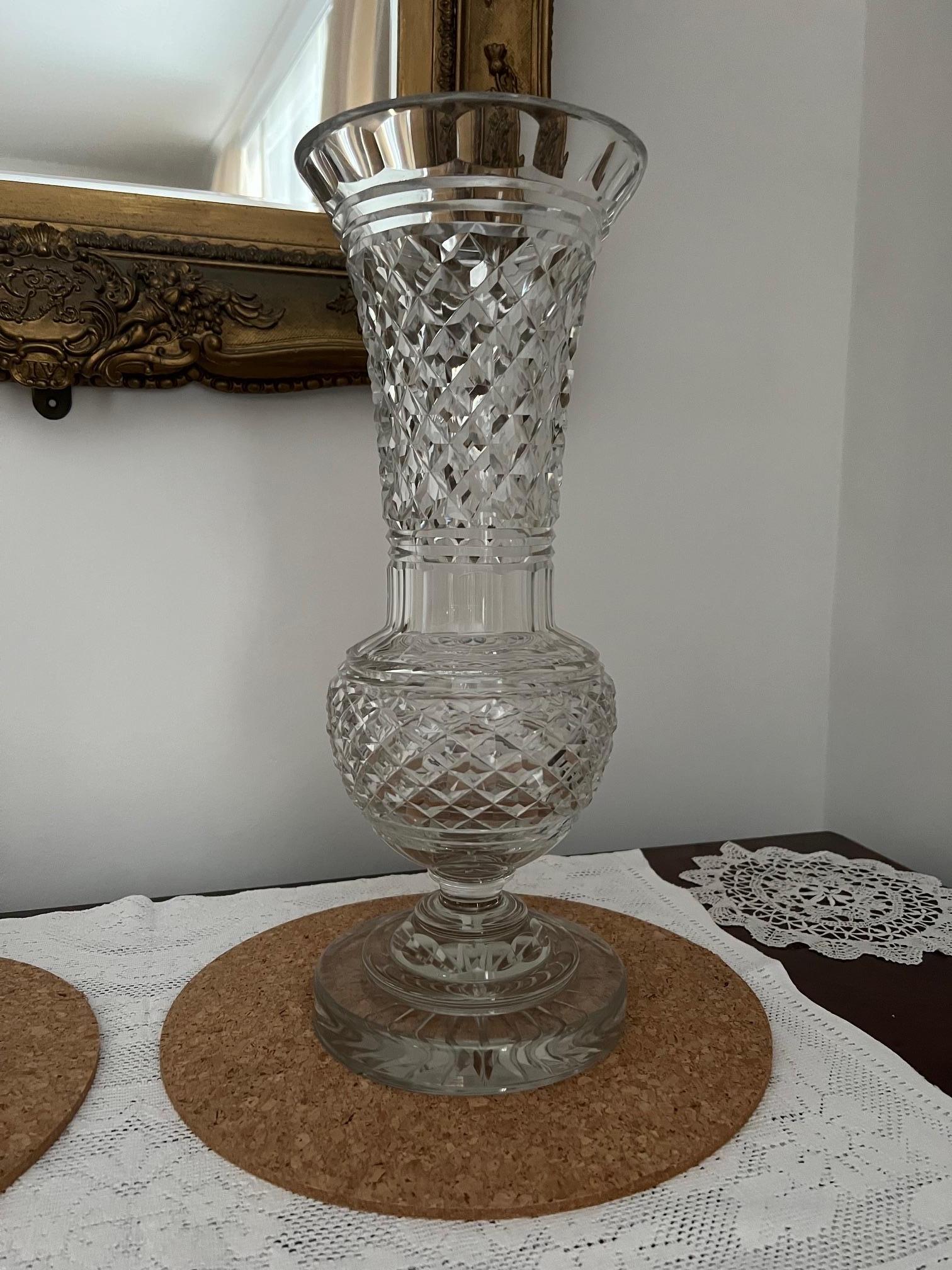 Pair Of Cut Glass Vases In Good Condition For Sale In London, GB