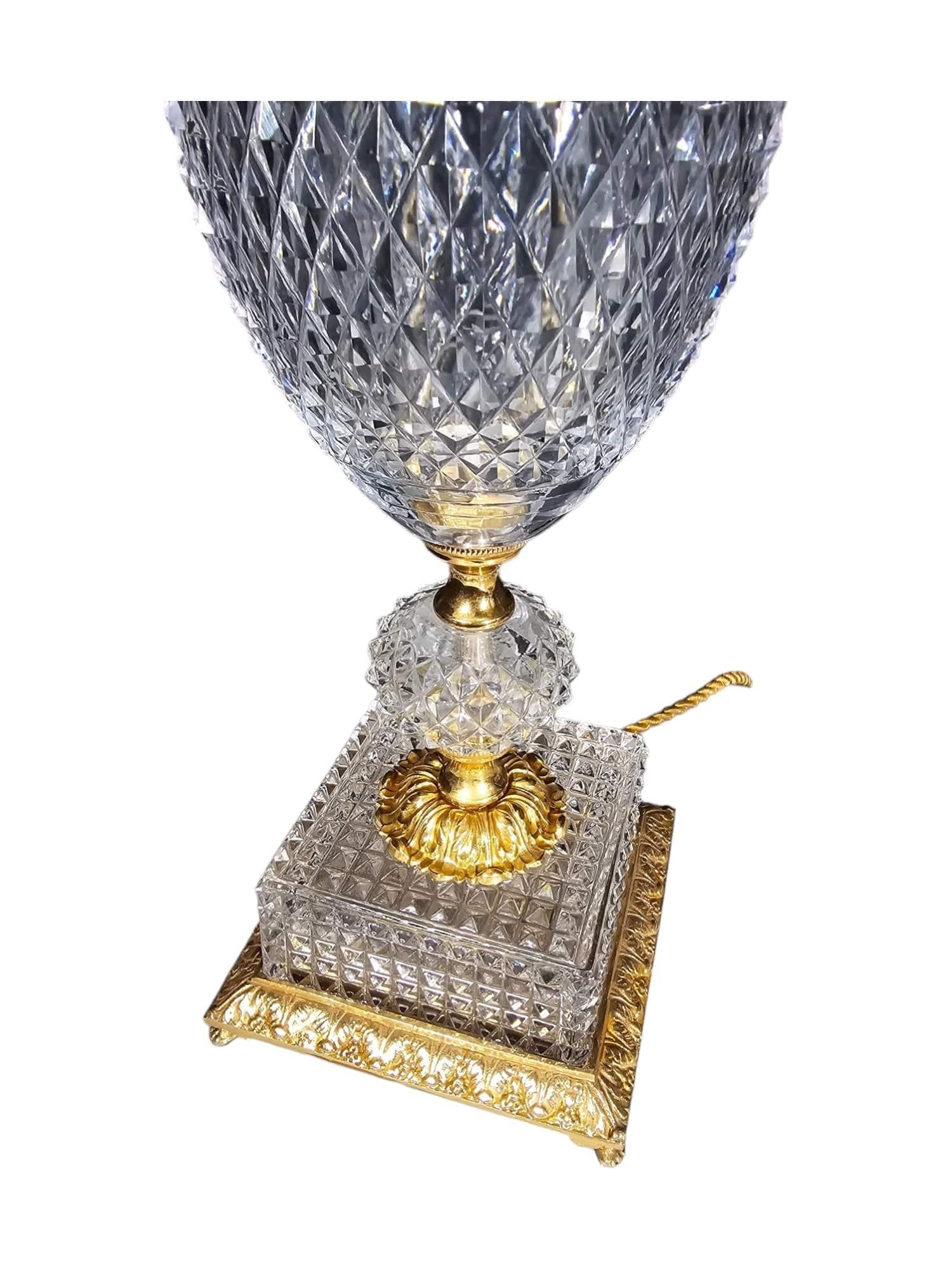 Paire de lampes en verre taillé des années 1920 en vente 3