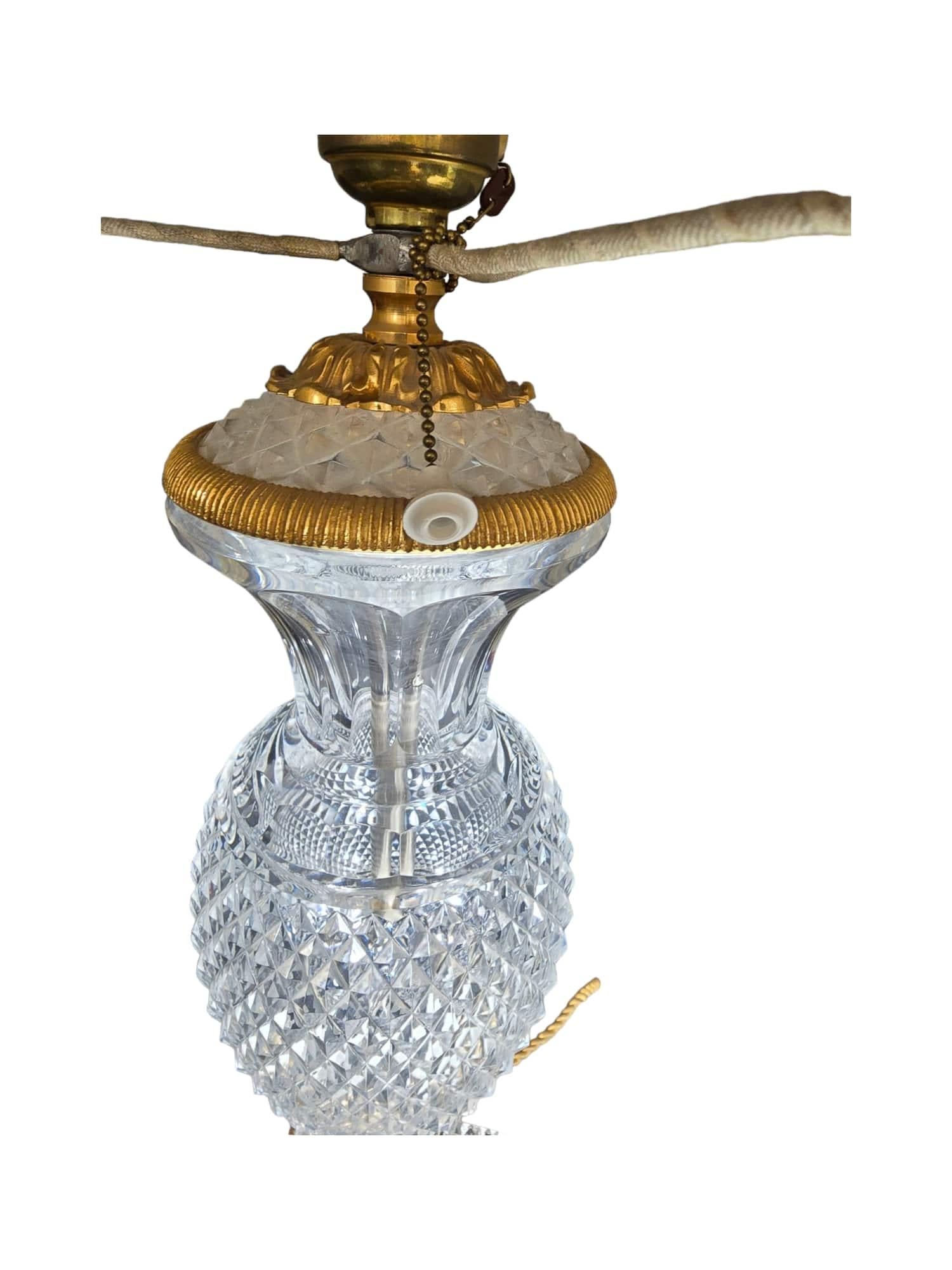 Paire de lampes en verre taillé des années 1920 en vente 4