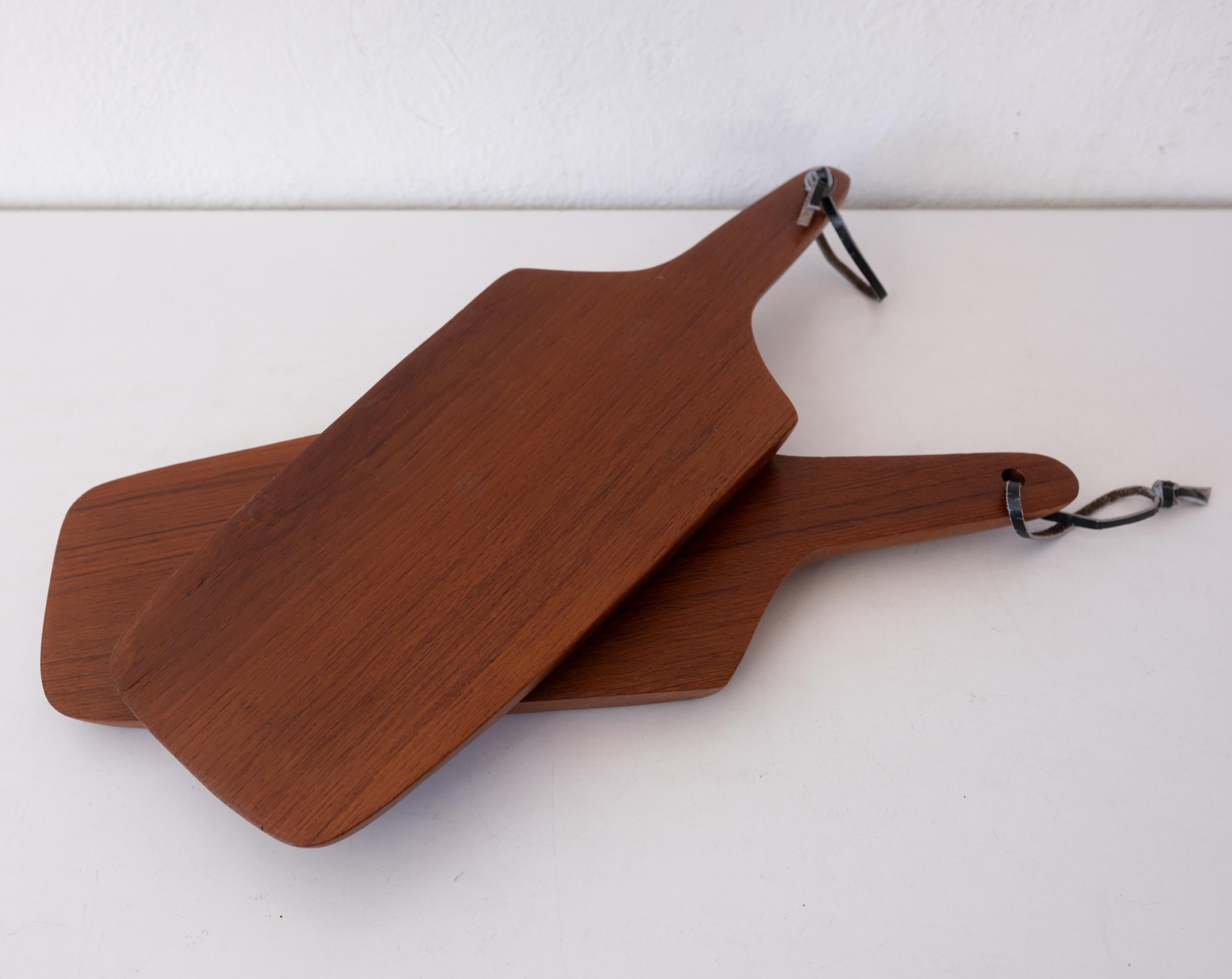 Mid-Century Modern Pair of Cutting or Charcuterie Boards in Teak For Sale