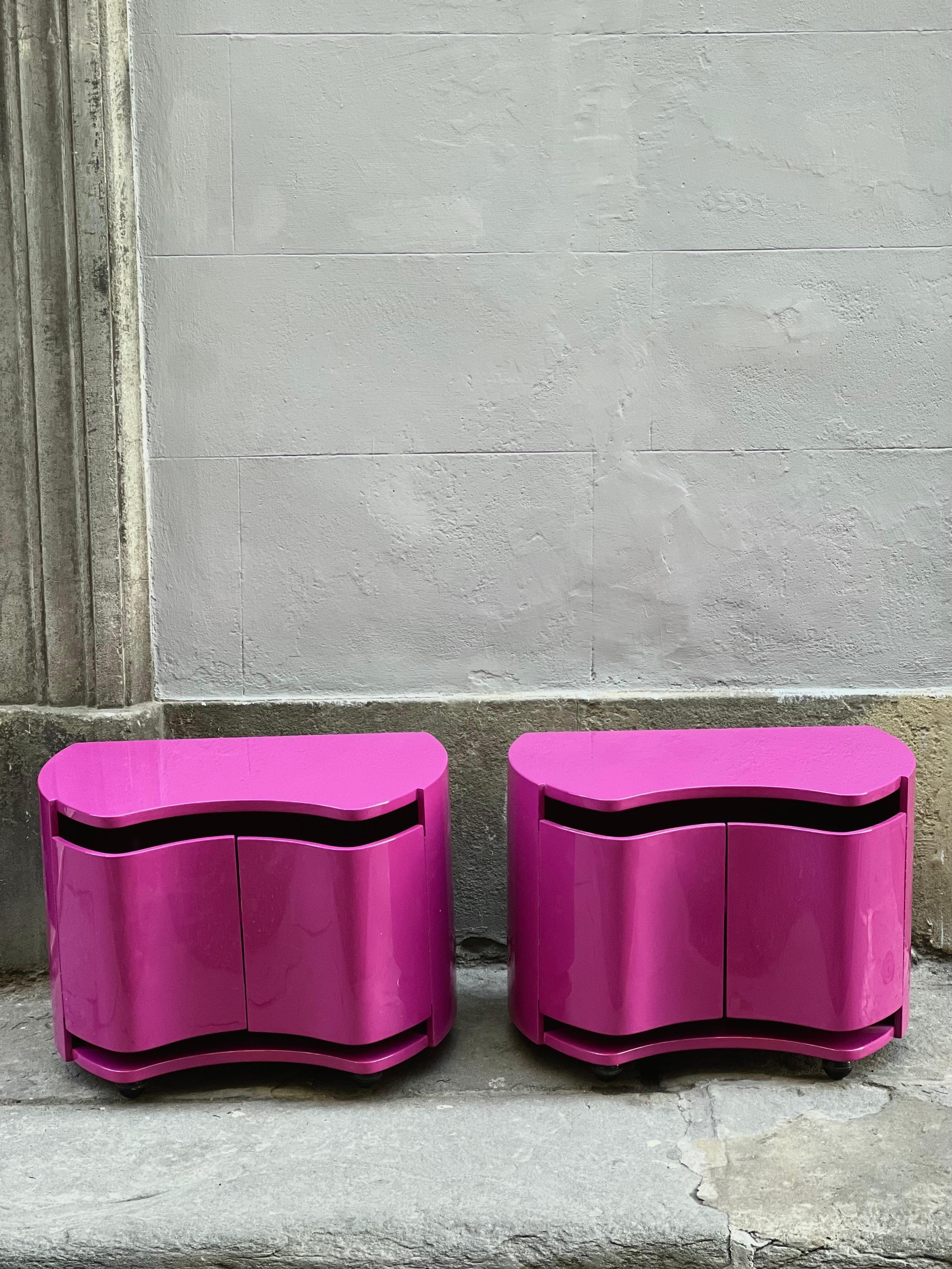 Pair of Cyclamen Colour Lacquered Resin Night Stands by Benatti Italy, 1966 For Sale 4