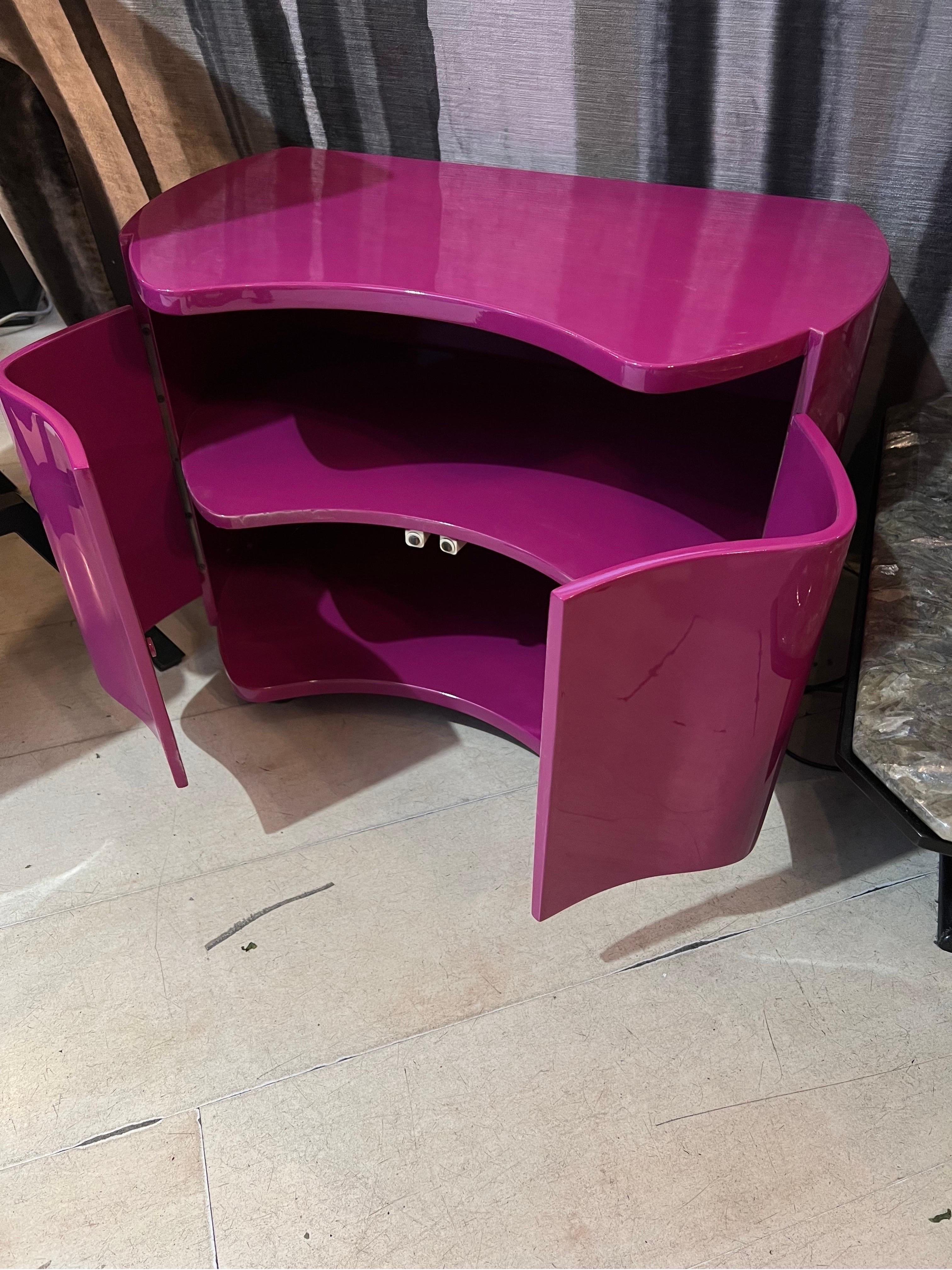 Pair of Cyclamen Colour Lacquered Resin Night Stands by Benatti Italy, 1966 For Sale 13
