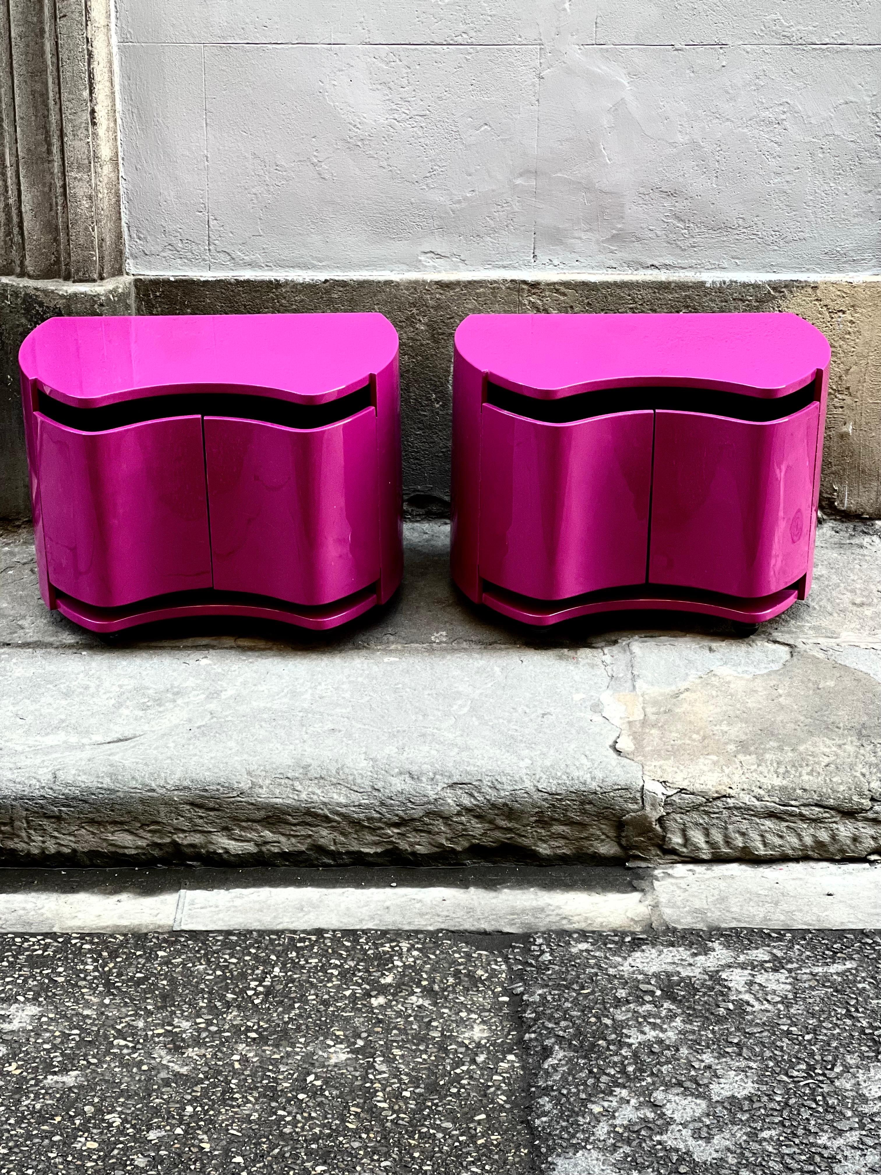 Pair of Cyclamen Colour Lacquered Resin Night Stands by Benatti Italy, 1966 For Sale 2