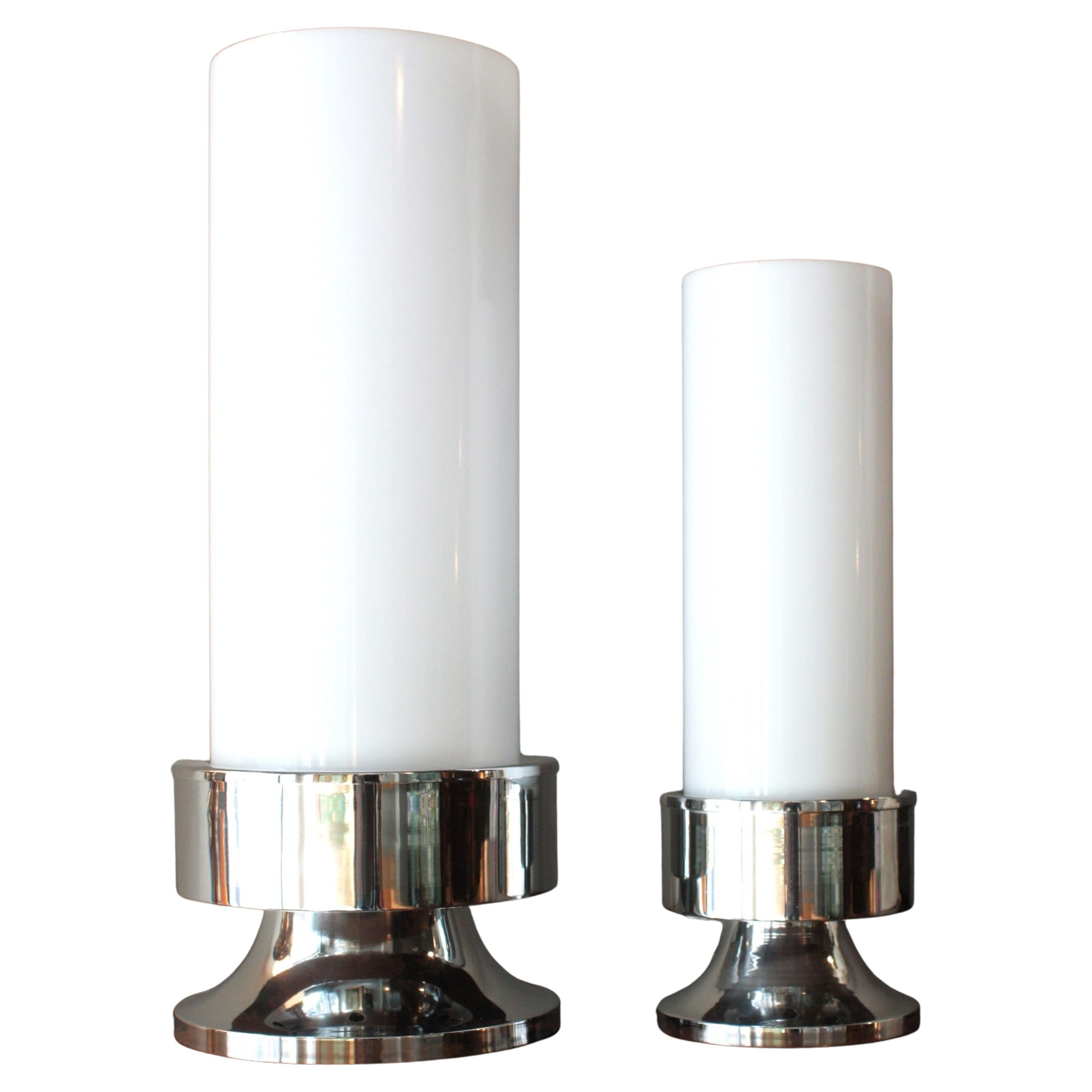 Pair of Cylinder Table Lamps in White Plexiglass and Chromed Steel, Italy 1960s