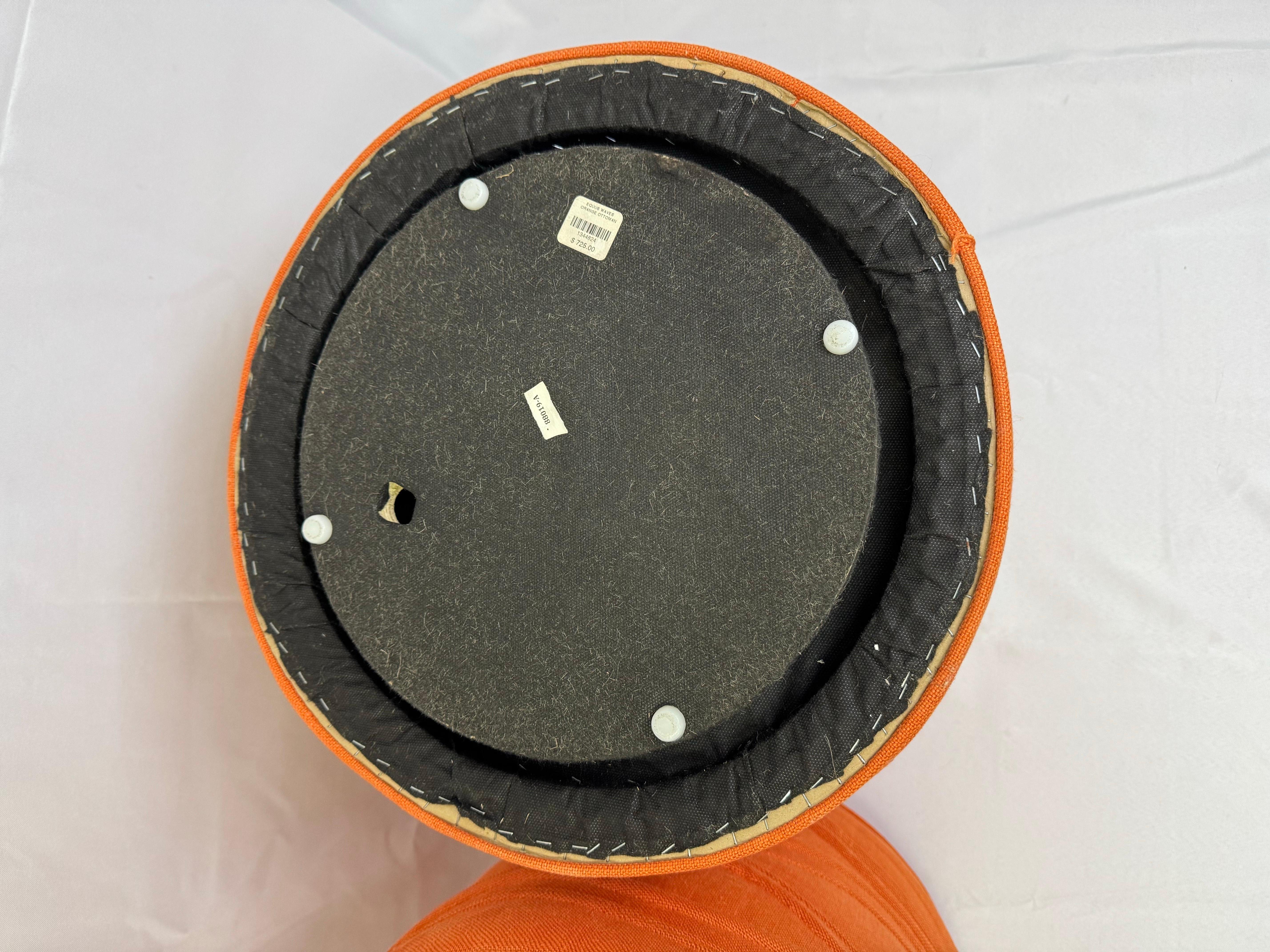 Paire d'ottomans cylindriques pivotants orange en vente 12