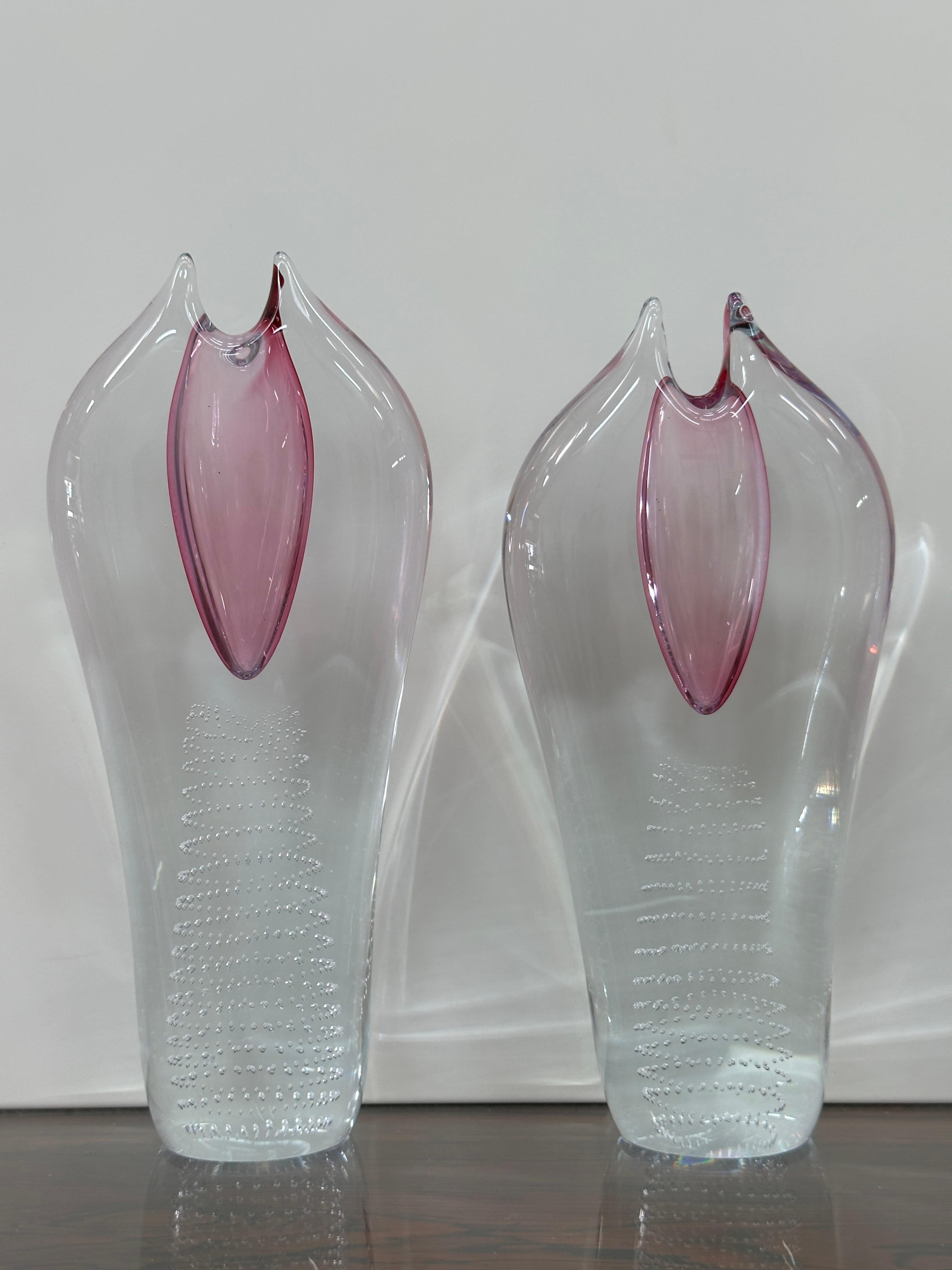 Pareja de jarrones checos de vidrio artístico de Pavel Juda para Beranek Skrdlovice Glass Works Vidrio artístico en venta