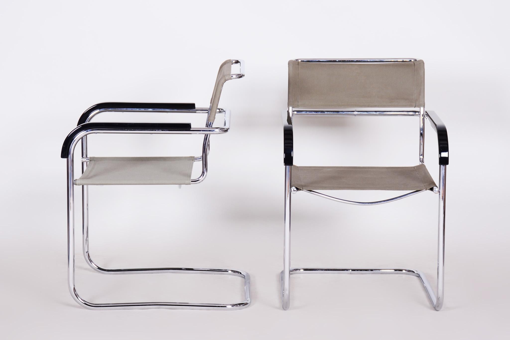 Pair of Czech Bauhaus Armchairs, Marcel Breuer and Thonet, Chrome, Fabric, 1930s In Good Condition For Sale In Horomerice, CZ