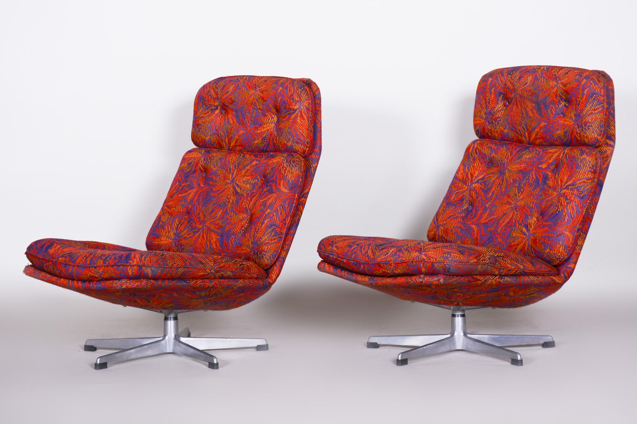 Mid-Century Modern Pair of Czech Red Midcentury Swivel Chairs, Chrome, Original Condition, 1960s