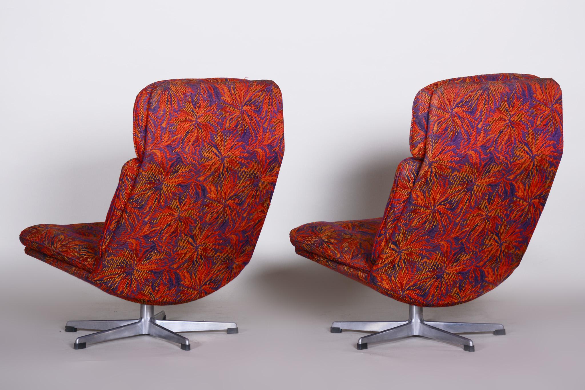 Pair of Czech Red Midcentury Swivel Chairs, Chrome, Original Condition, 1960s 1