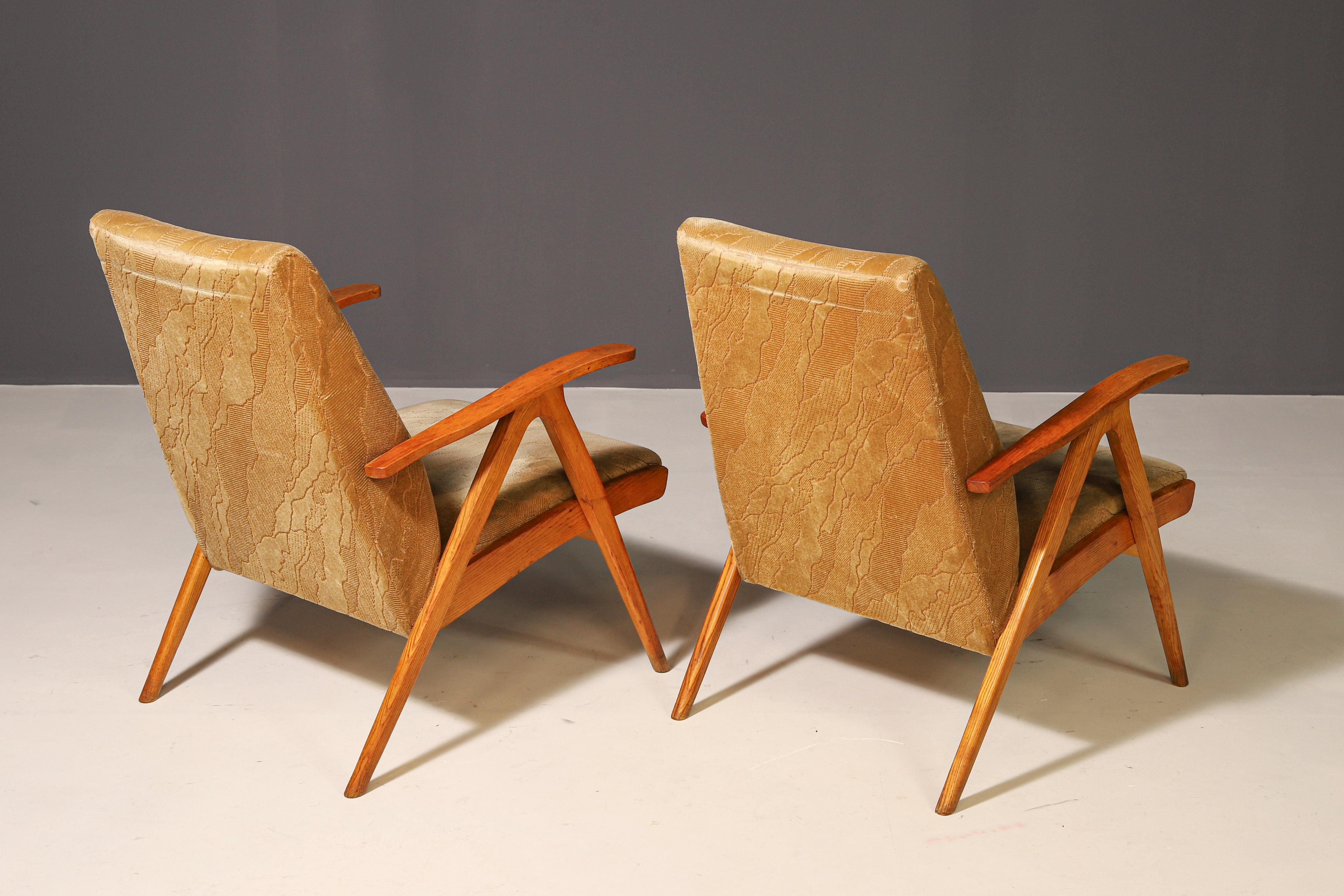 Pareja de sillones checoslovacos, años 60 Tela en venta