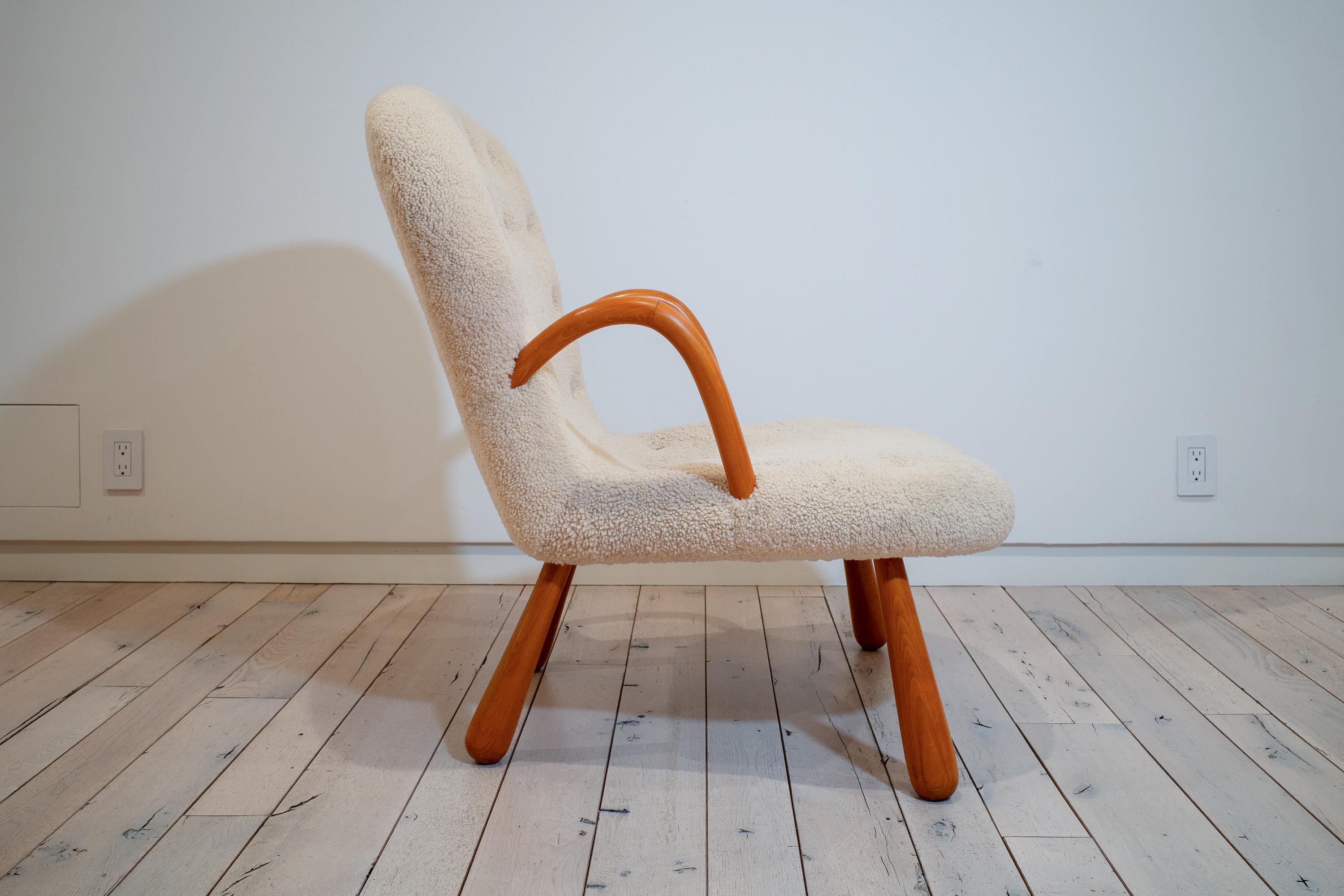 Pair of Dagmar Clam Chairs by Arnold Madsen For Sale 2