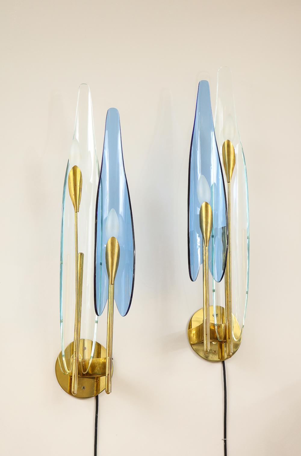 Mid-Century Modern Pair of Dahlia Sconces by Max Ingrand for Fontana Arte For Sale