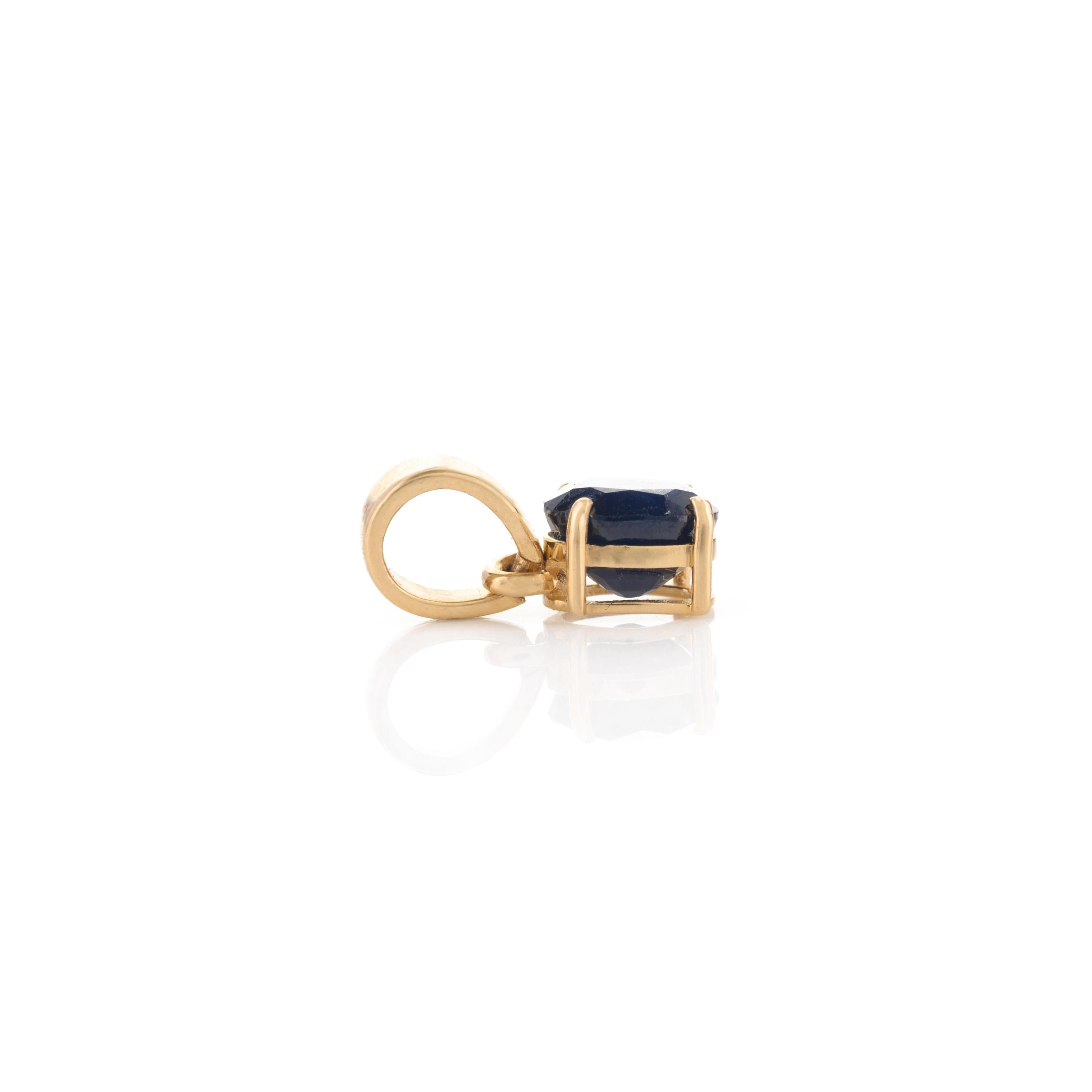 Blue Sapphire Ring, Pendant and Earrings Jewelry Set Made in 18k Yellow Gold For Sale 10