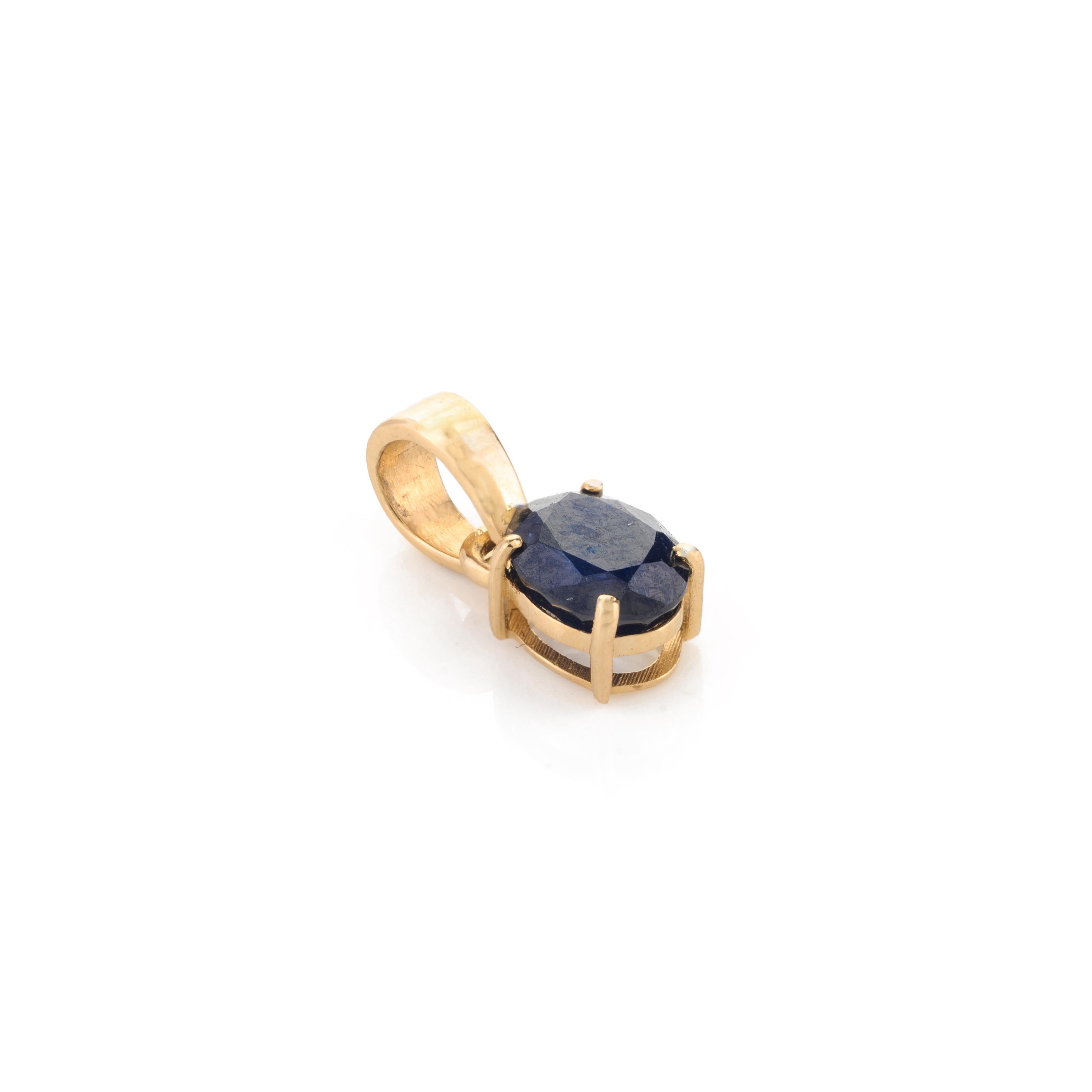 Blue Sapphire Ring, Pendant and Earrings Jewelry Set Made in 18k Yellow Gold For Sale 11