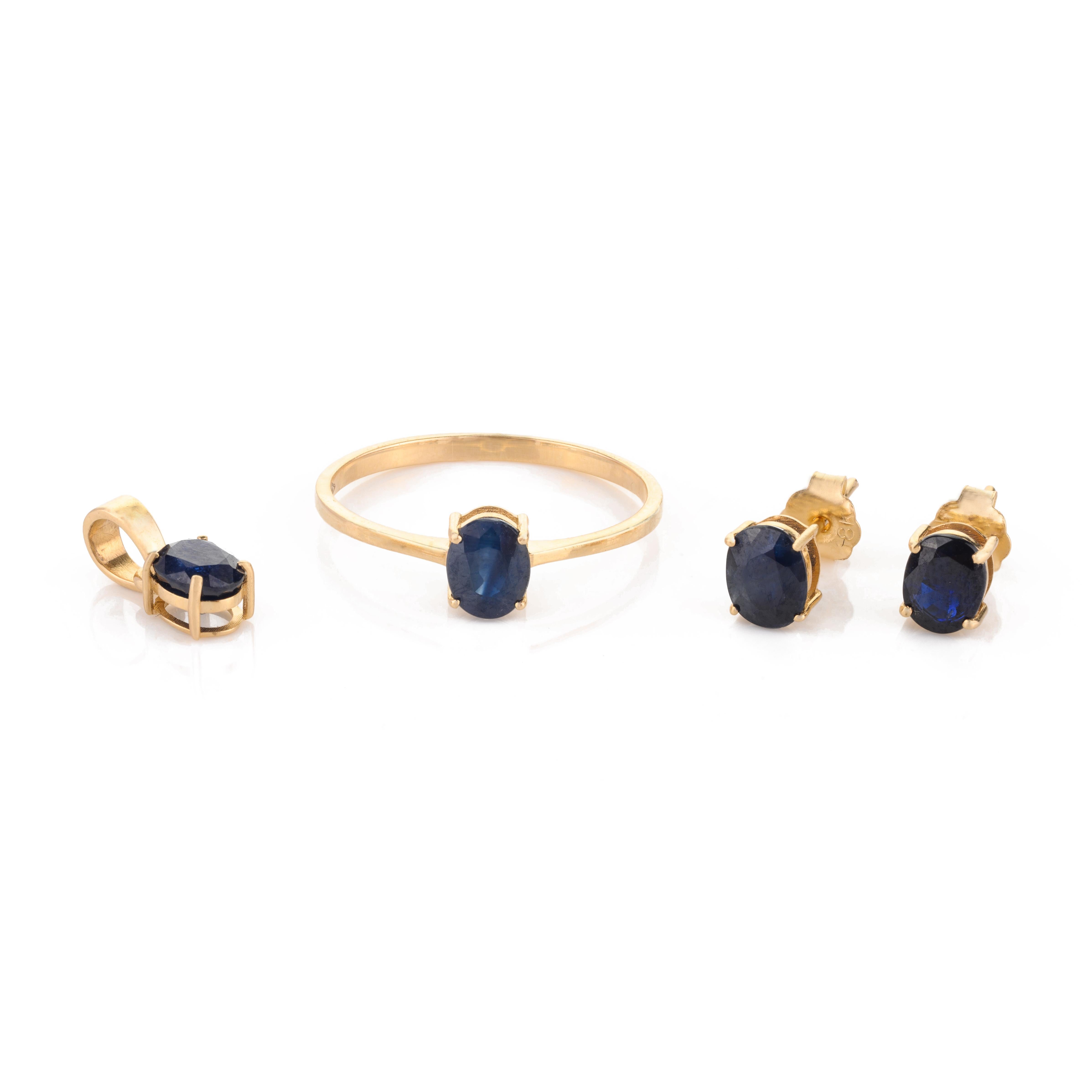 Blue Sapphire Ring, Pendant and Earrings Jewelry Set Made in 18k Yellow Gold For Sale 2