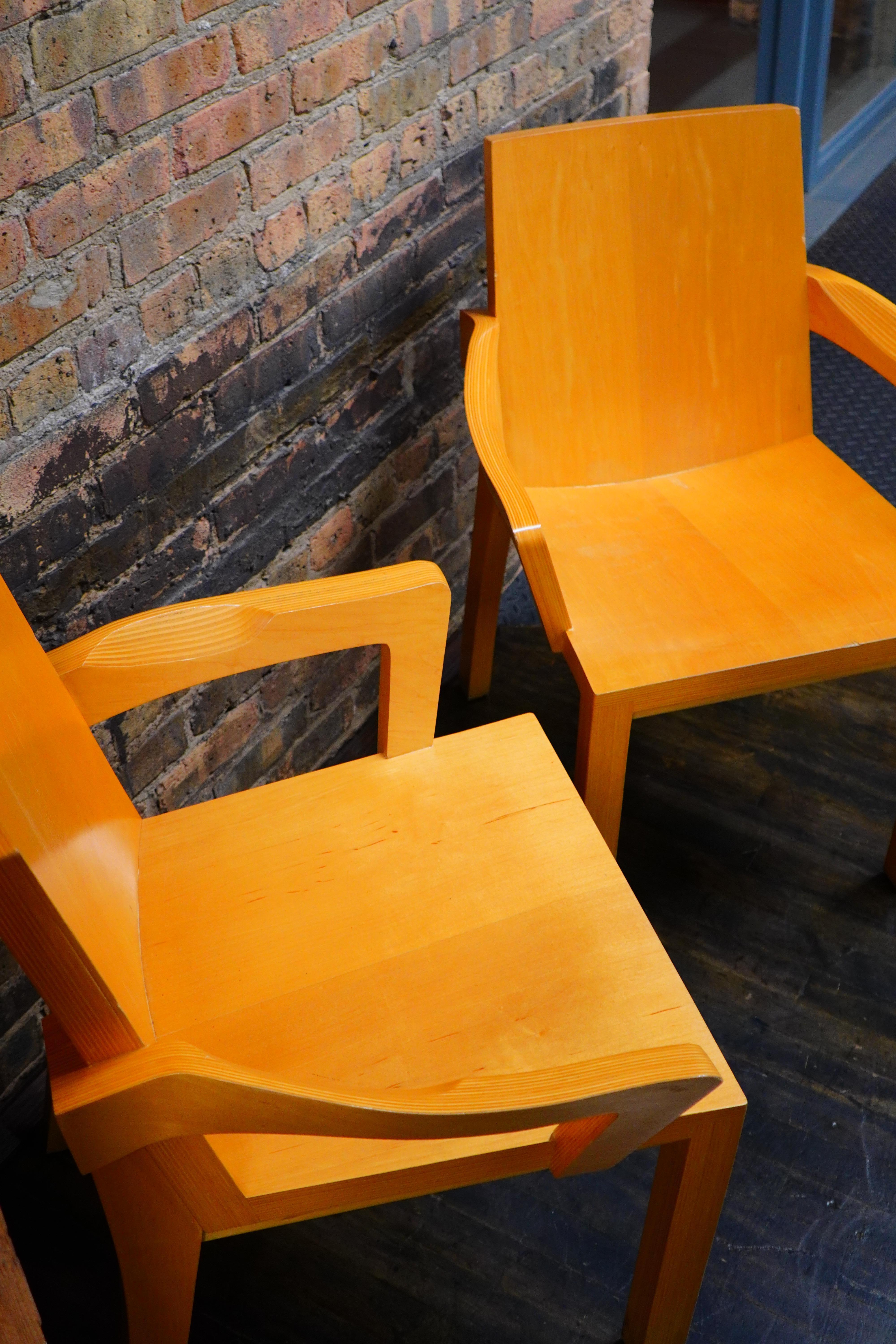 Fine XX secolo Pair of Dakota Jackson Library Arm Chairs in vendita