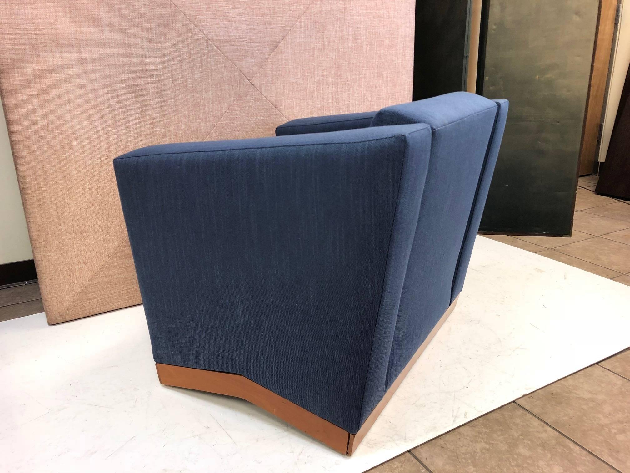 Late 20th Century Pair of Dakota Jackson Lounge Chairs with Ottoman For Sale
