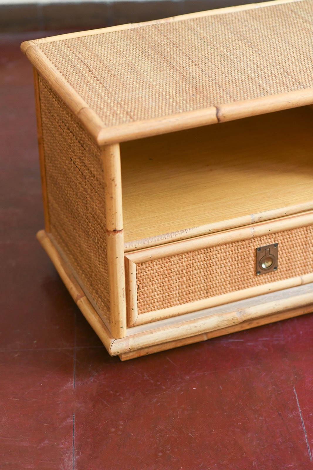 Fin du 20e siècle Paire de tables de chevet Dal Vera en bambou et osier avec détails en laiton, 1970 en vente
